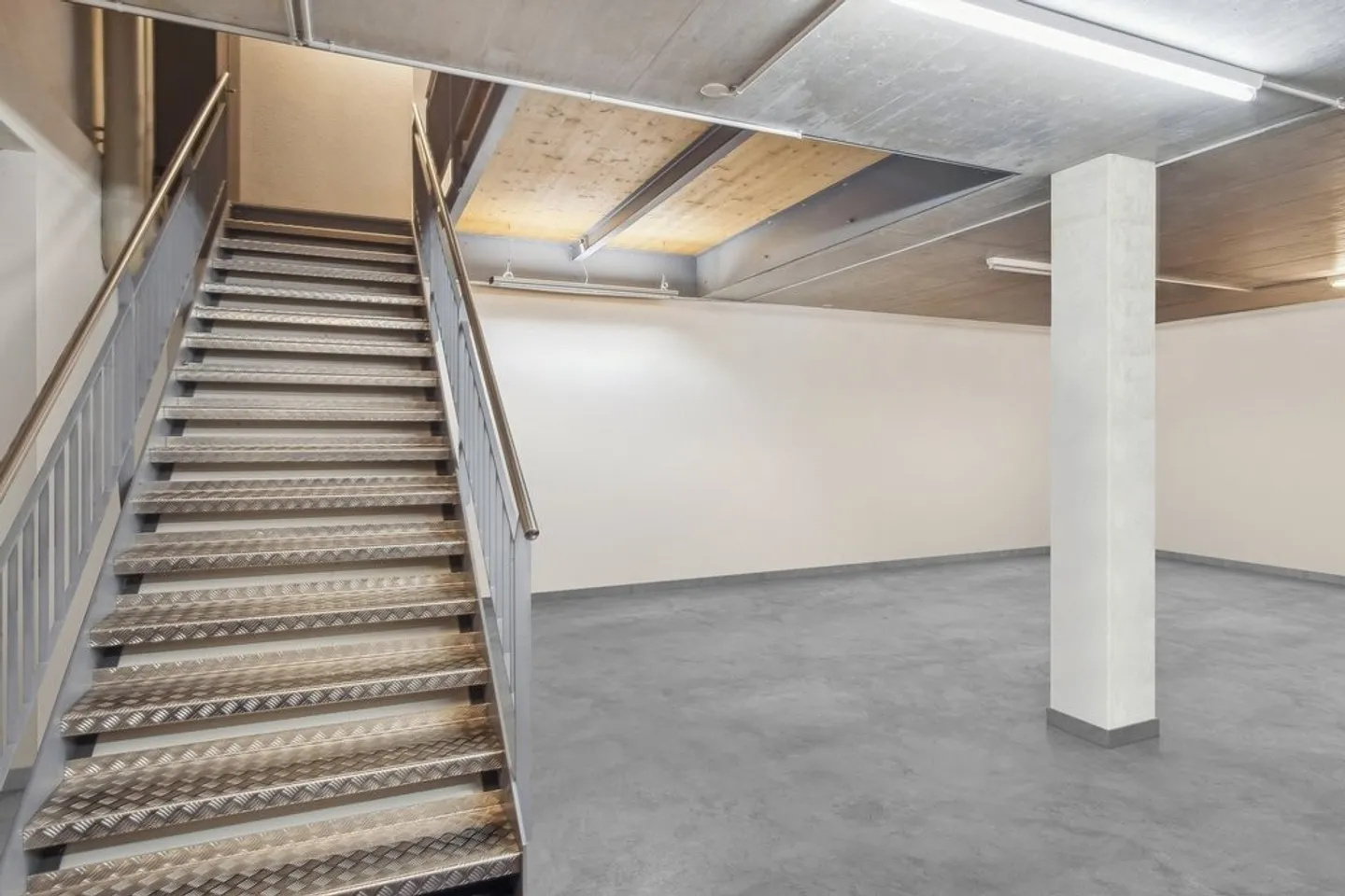 Vielseitige Gewerbefläche zu Vermieten - Foto 4 von 8