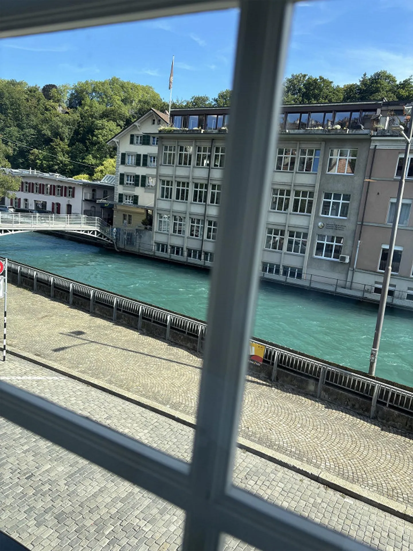 Living in Mattenquartier - with spacious terrace and direct view of the Aare! - Photo 6 of 7