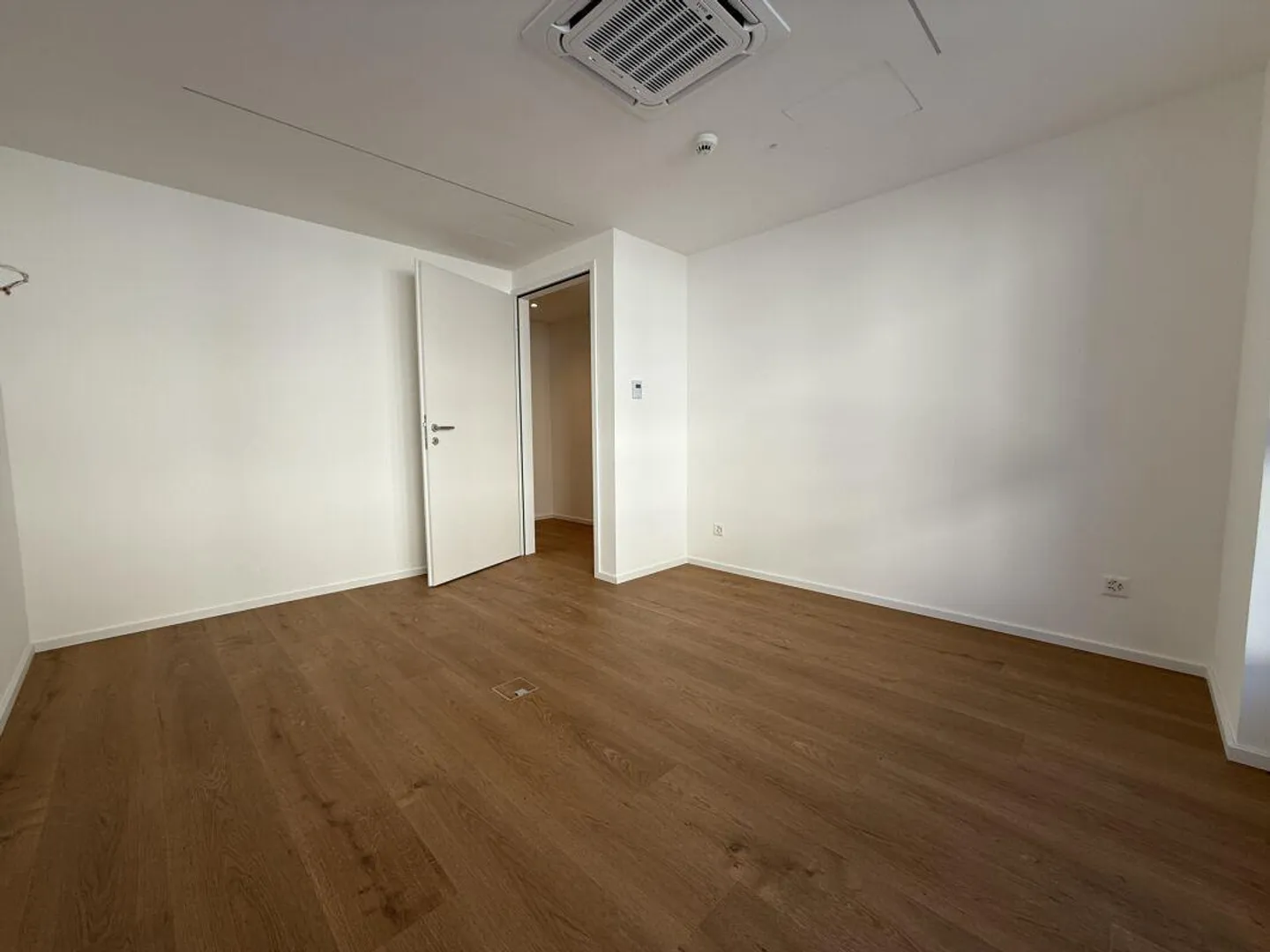 Centro Estetico in Affitto - Arbedo (3Â° Piano) - Foto 5 di 9