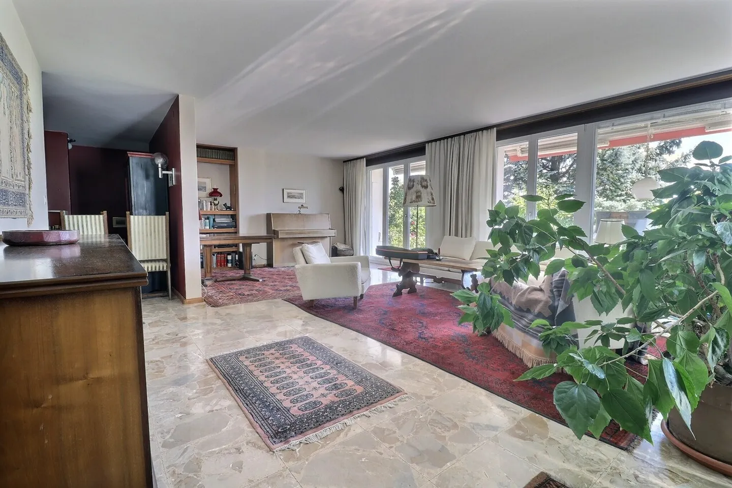 Proprietà di 2 appartamenti di 4,5 stanze con grande giardino e piscina - Foto 8 di 25