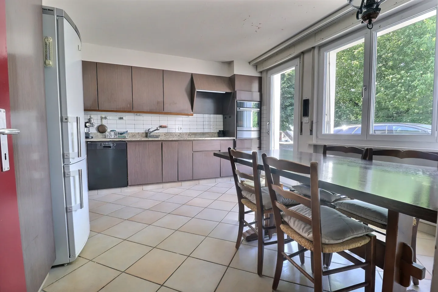 Proprietà di 2 appartamenti di 4,5 stanze con grande giardino e piscina - Foto 9 di 25