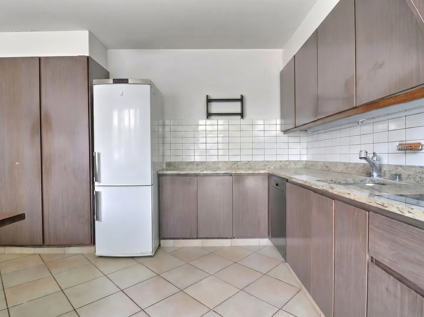 Proprietà di 2 appartamenti di 4,5 stanze con grande giardino e piscina - Foto 10 di 25