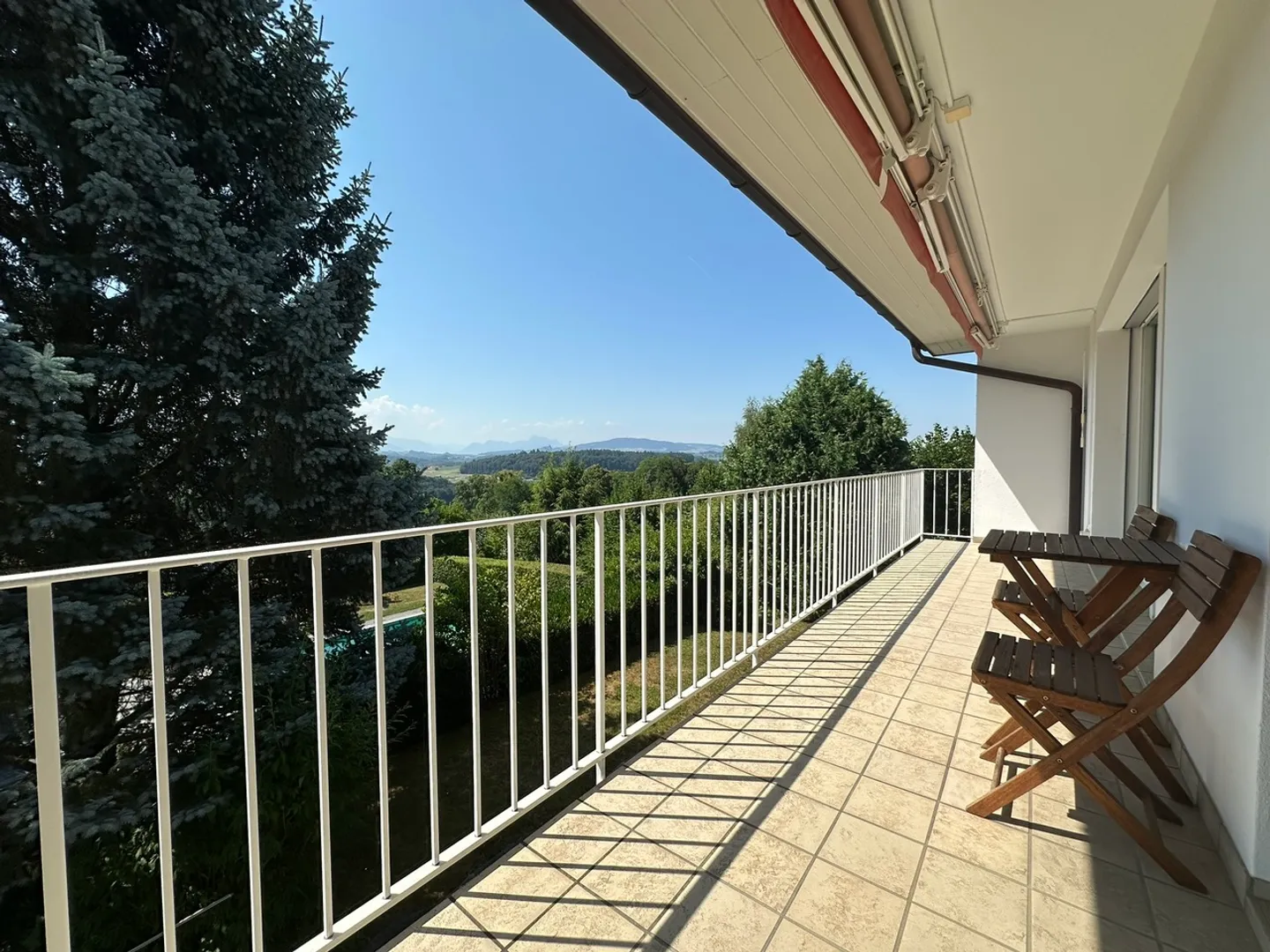 Proprietà di 2 appartamenti di 4,5 stanze con grande giardino e piscina - Foto 13 di 25