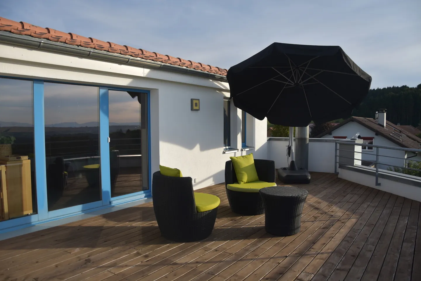 Charming villa with 6.5 rooms and breathtaking views - Photo 3 of 19