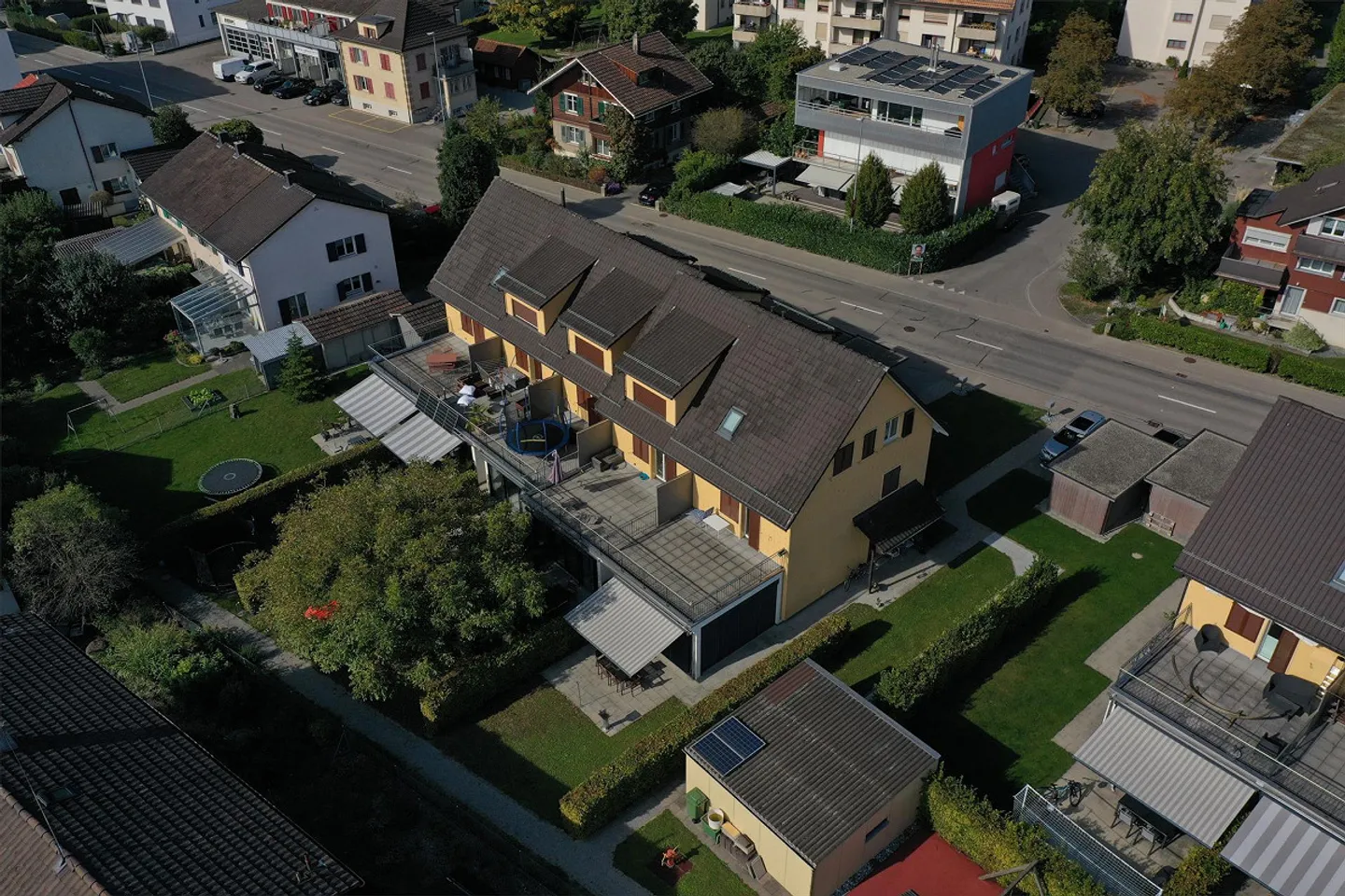 Maison individuelle en rangée adaptée aux familles - Photo 2 sur 5
