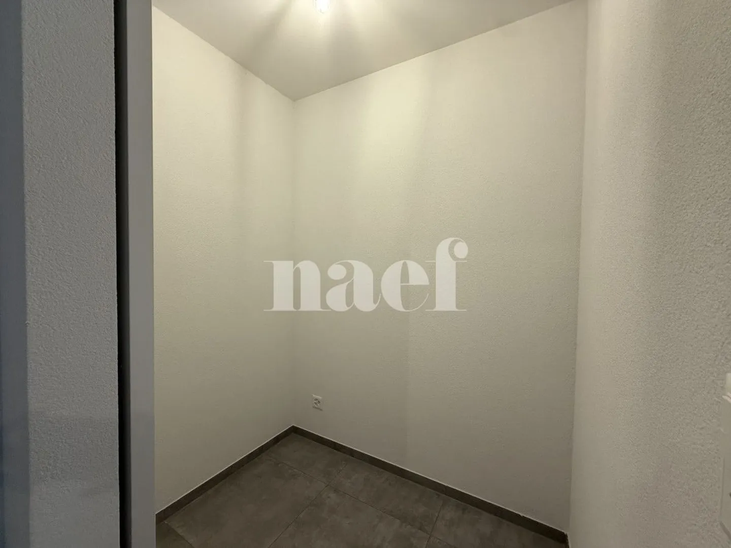 2.5 Room Apartment - Photo 7 of 8