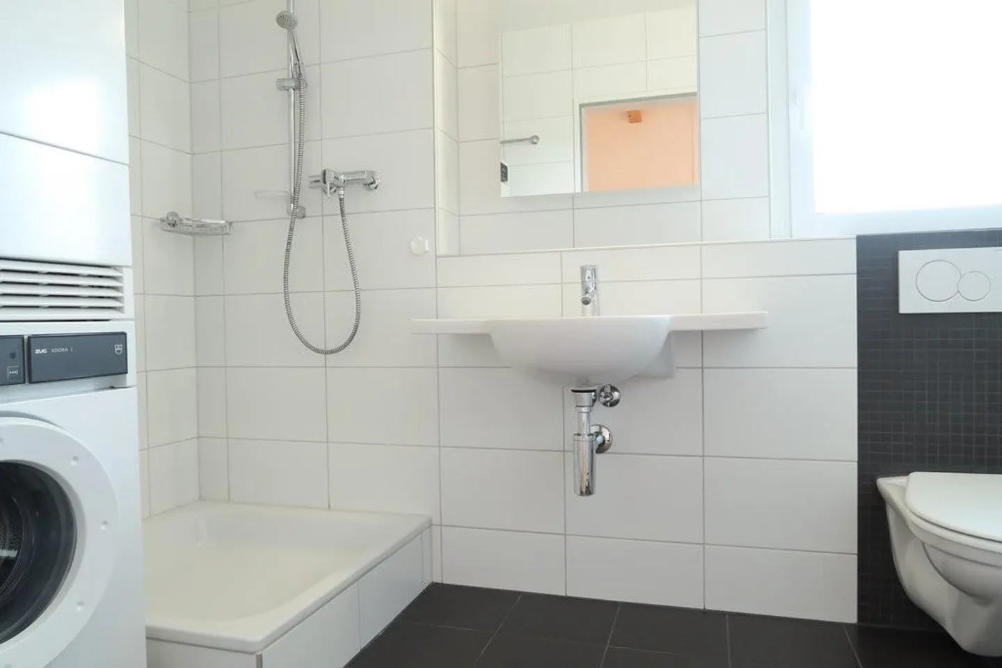 Appartement en attique baigné de lumière dans un emplacement attrayant - Photo 4 sur 9