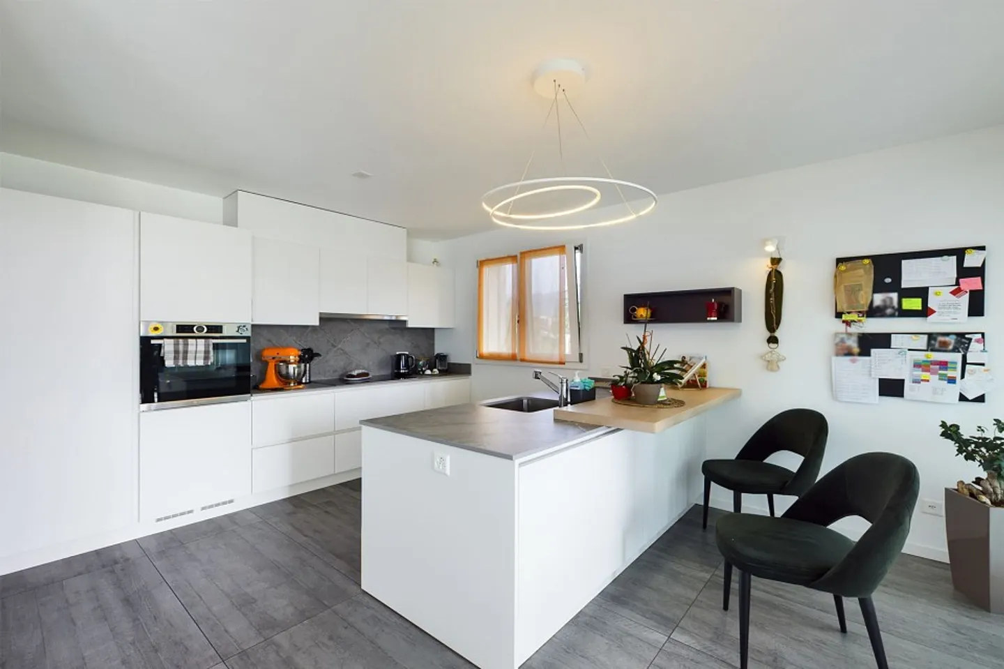 Appartement luxueux 6 pièces - Photo 4 sur 13