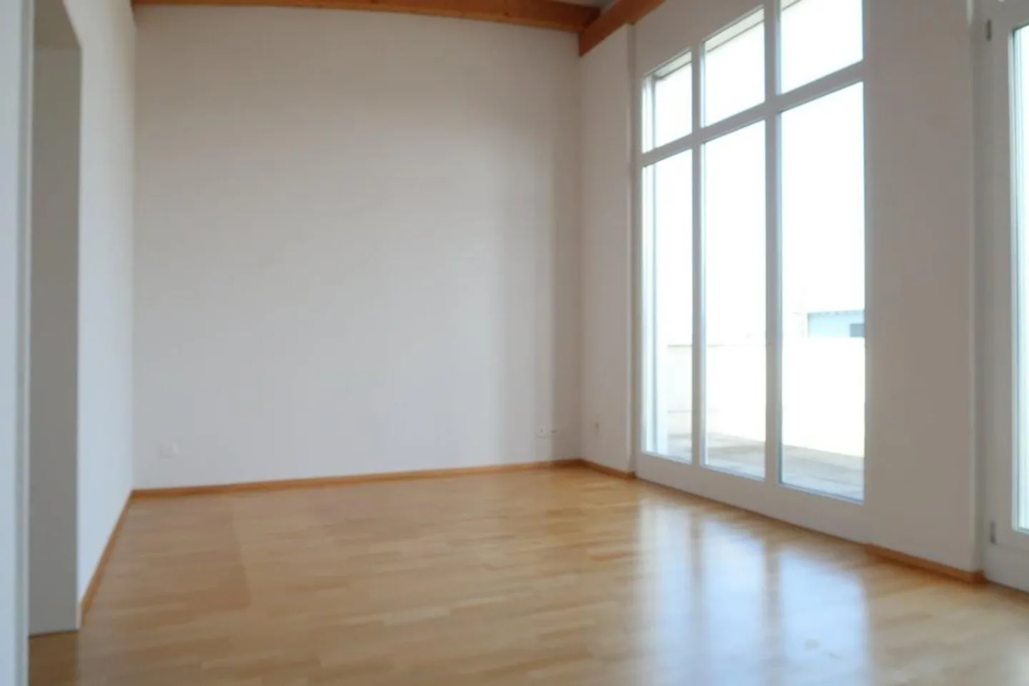 Appartement en attique baigné de lumière dans un emplacement attrayant - Photo 8 sur 9