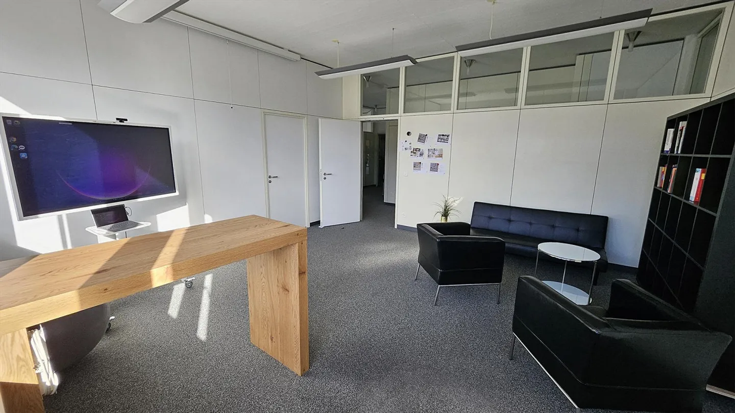 Dein Arbeitsplatz - Foto 7 von 8