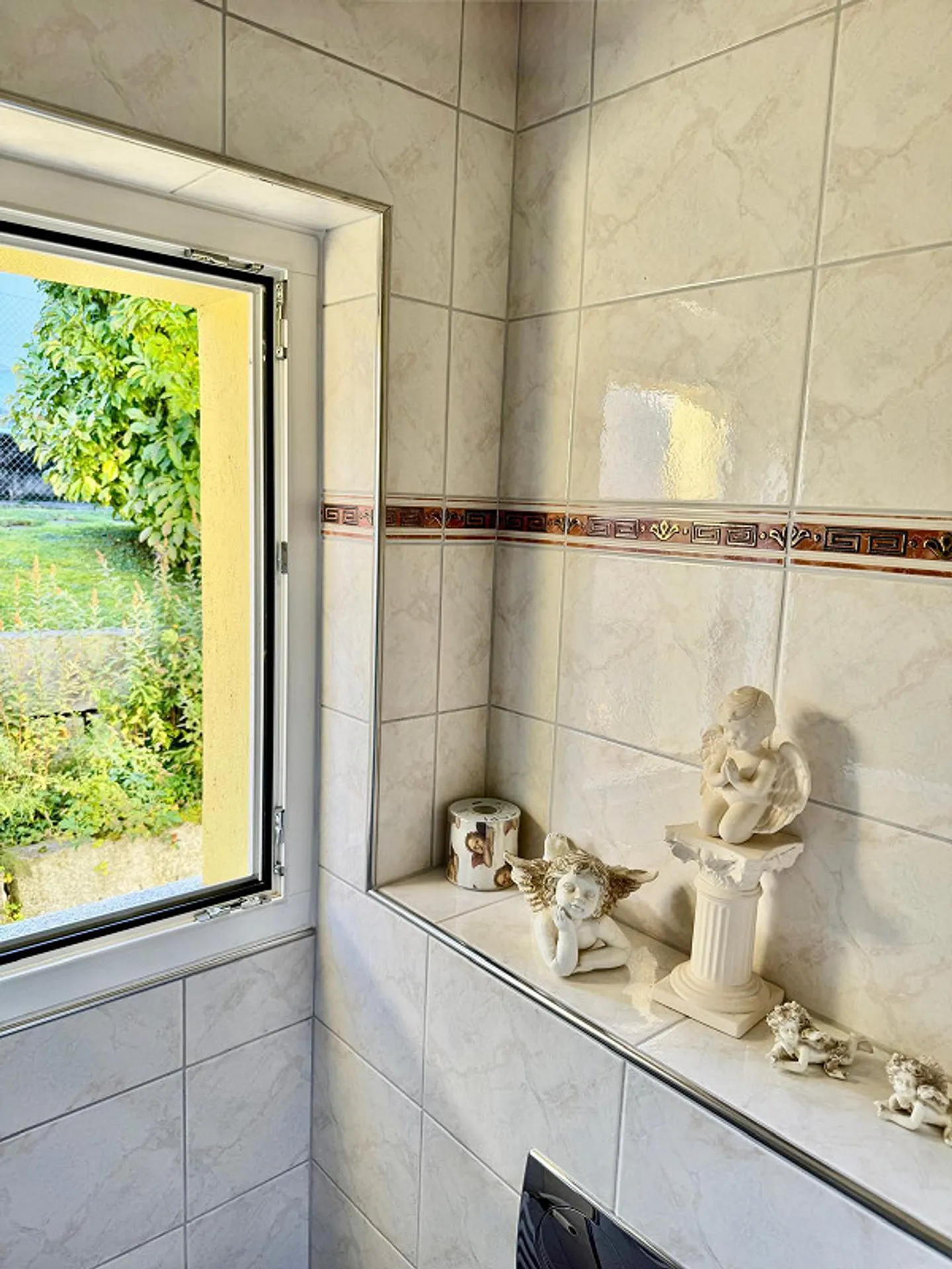 Living & Feeling Good - Photo 7 of 9