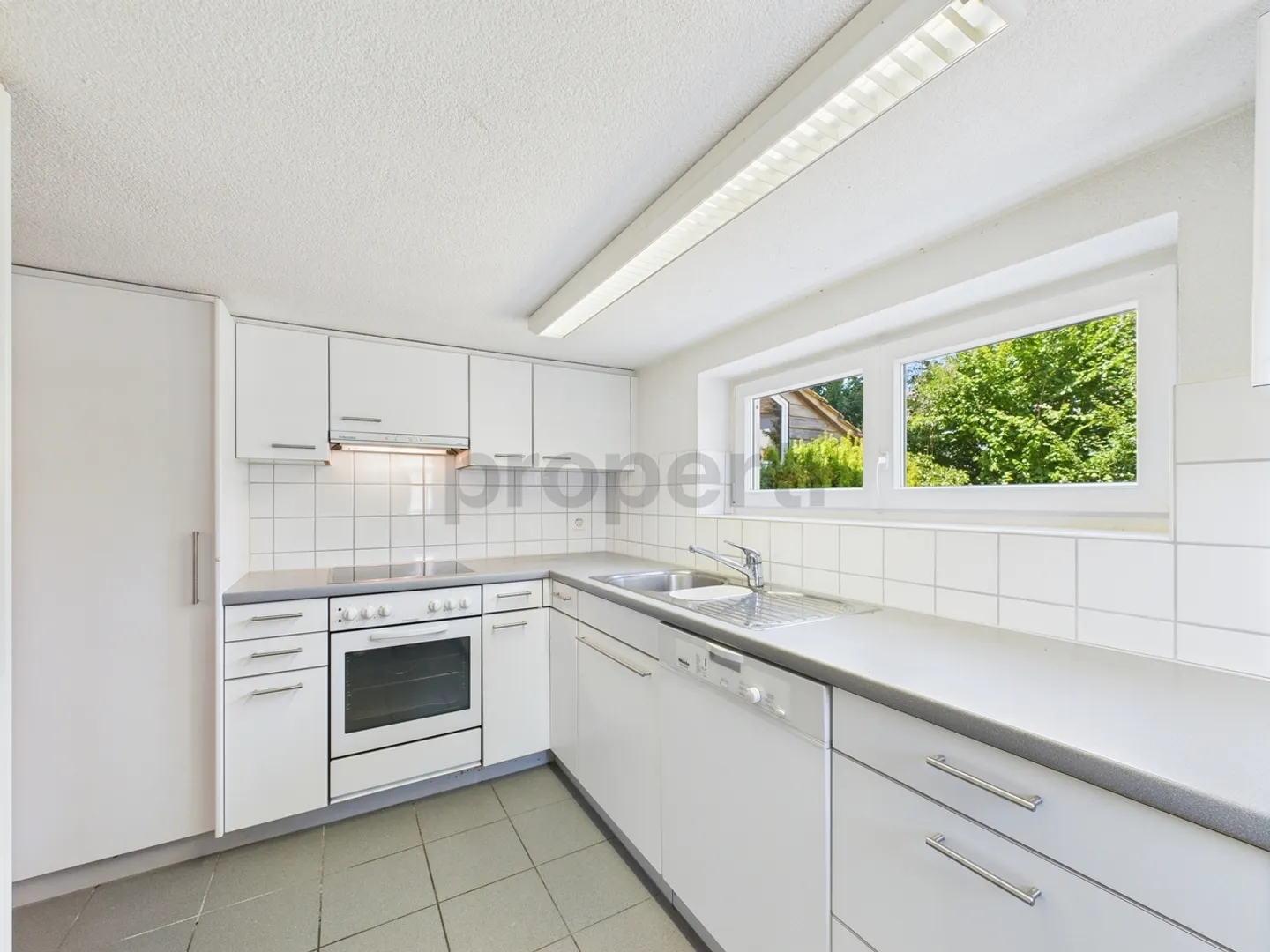 Appartement charmant dans un emplacement calme mais central avec une belle vue - Photo 2 sur 11