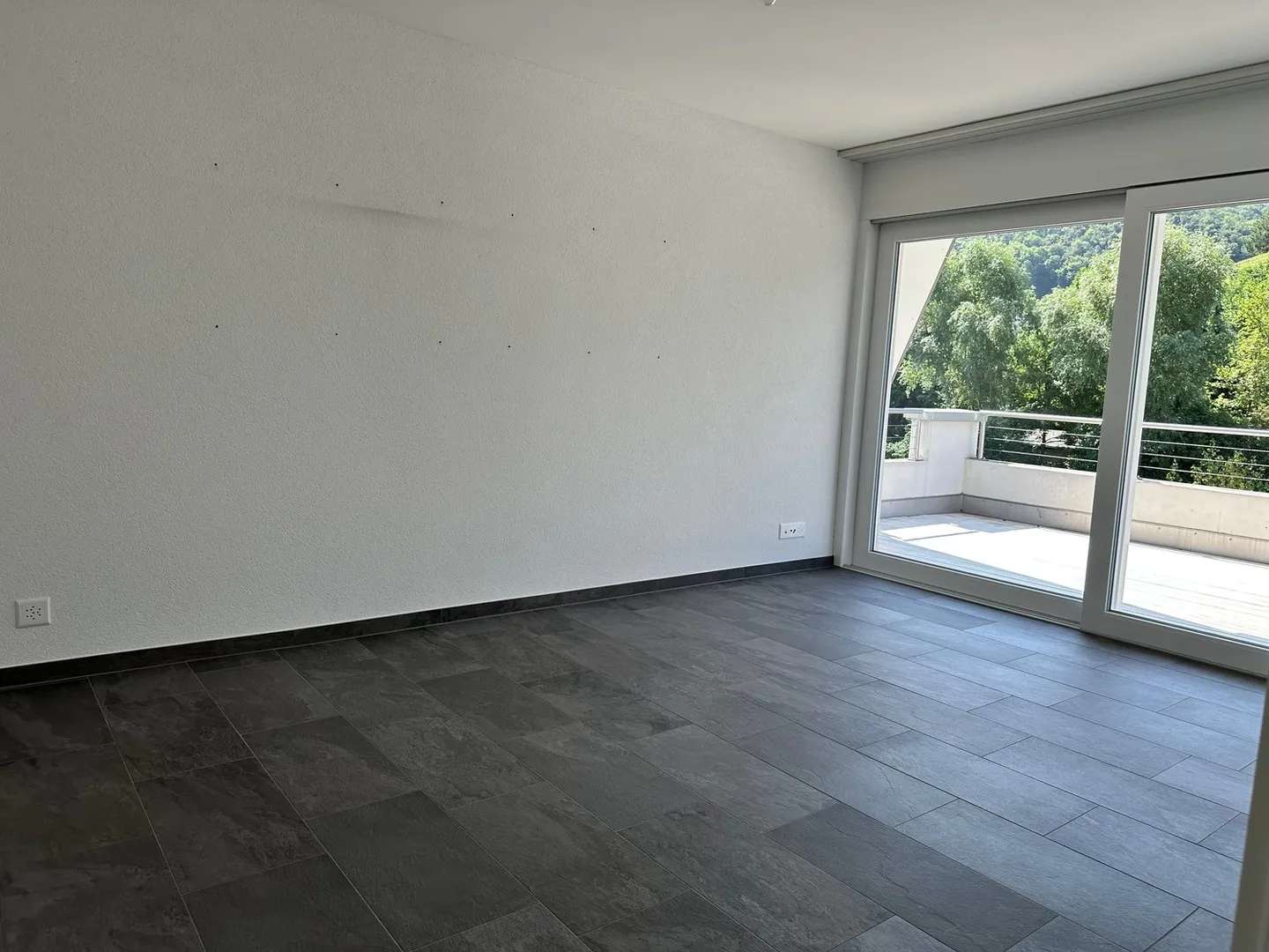Ampio appartamento mansardato di 4,5 locali con grande balcone a Maisprach (BL) - disponibile immediatamente! - Foto 8 di 19