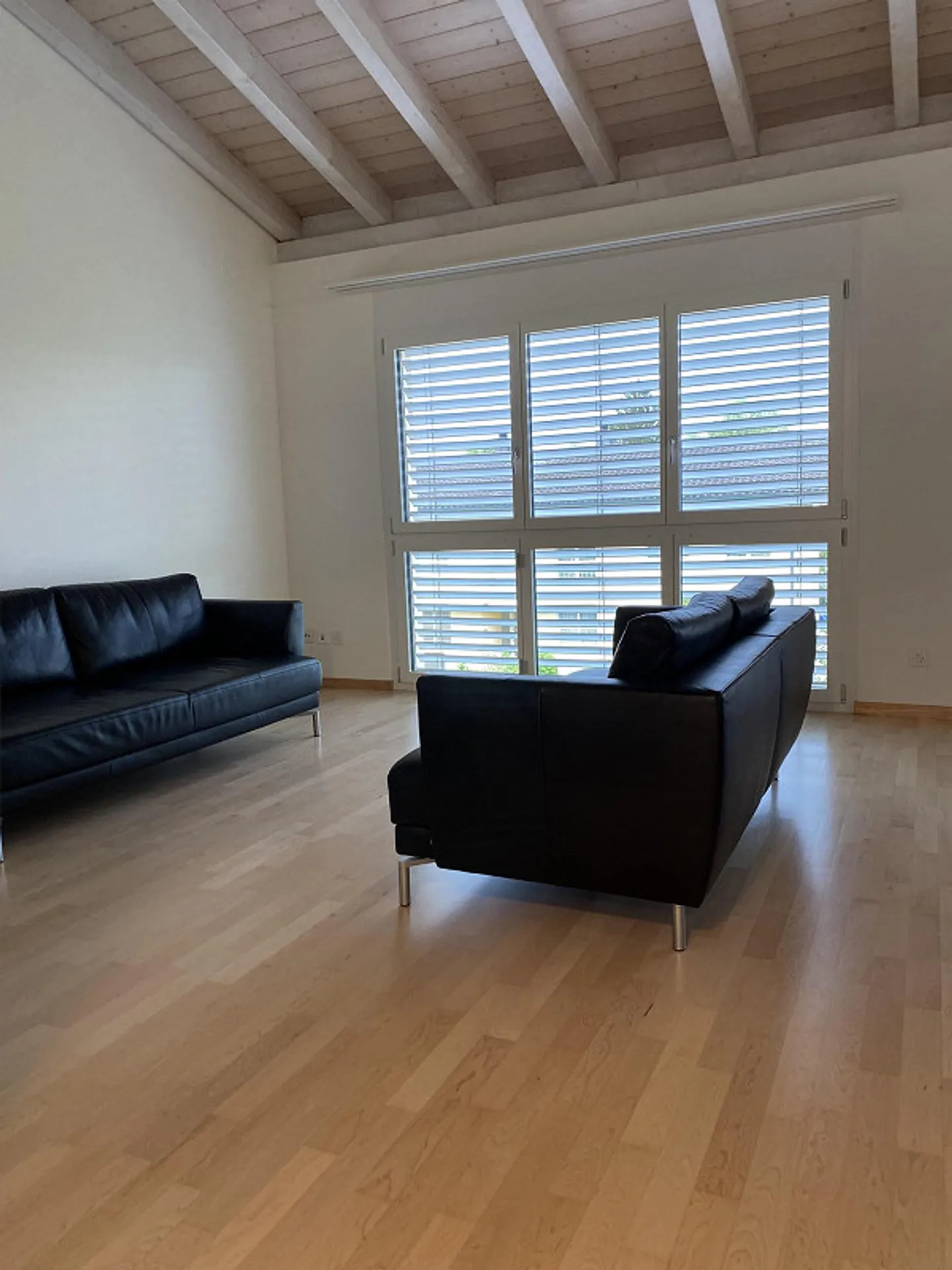 Appartement 4.5 pièces avec double garage - Photo 1 sur 8