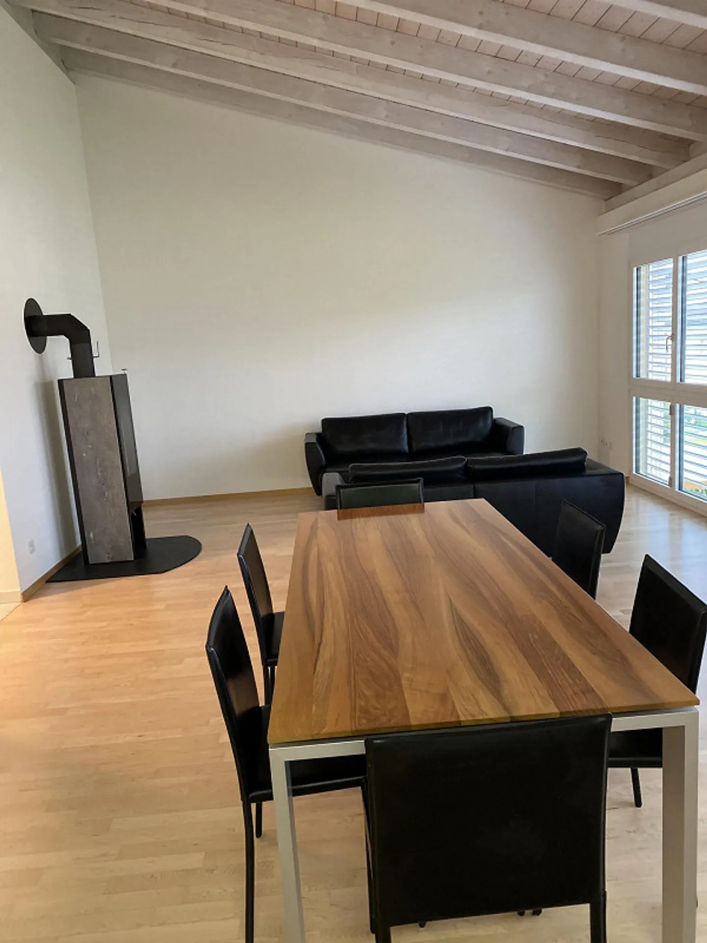 Appartement 4.5 pièces avec double garage - Photo 2 sur 8