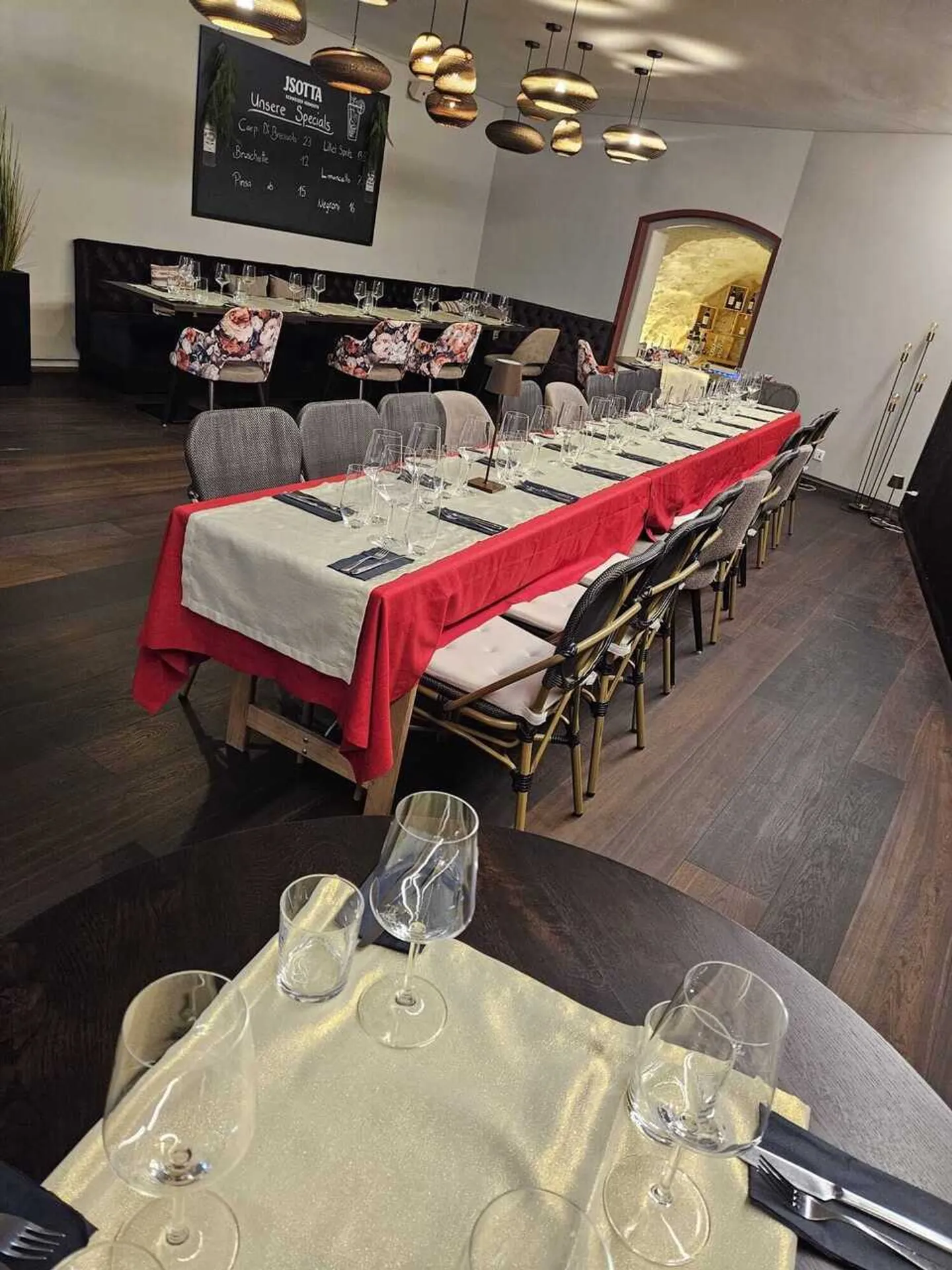 Stylish restaurant with courtyard, 310 m², Basel Old Town - Photo 7 of 8