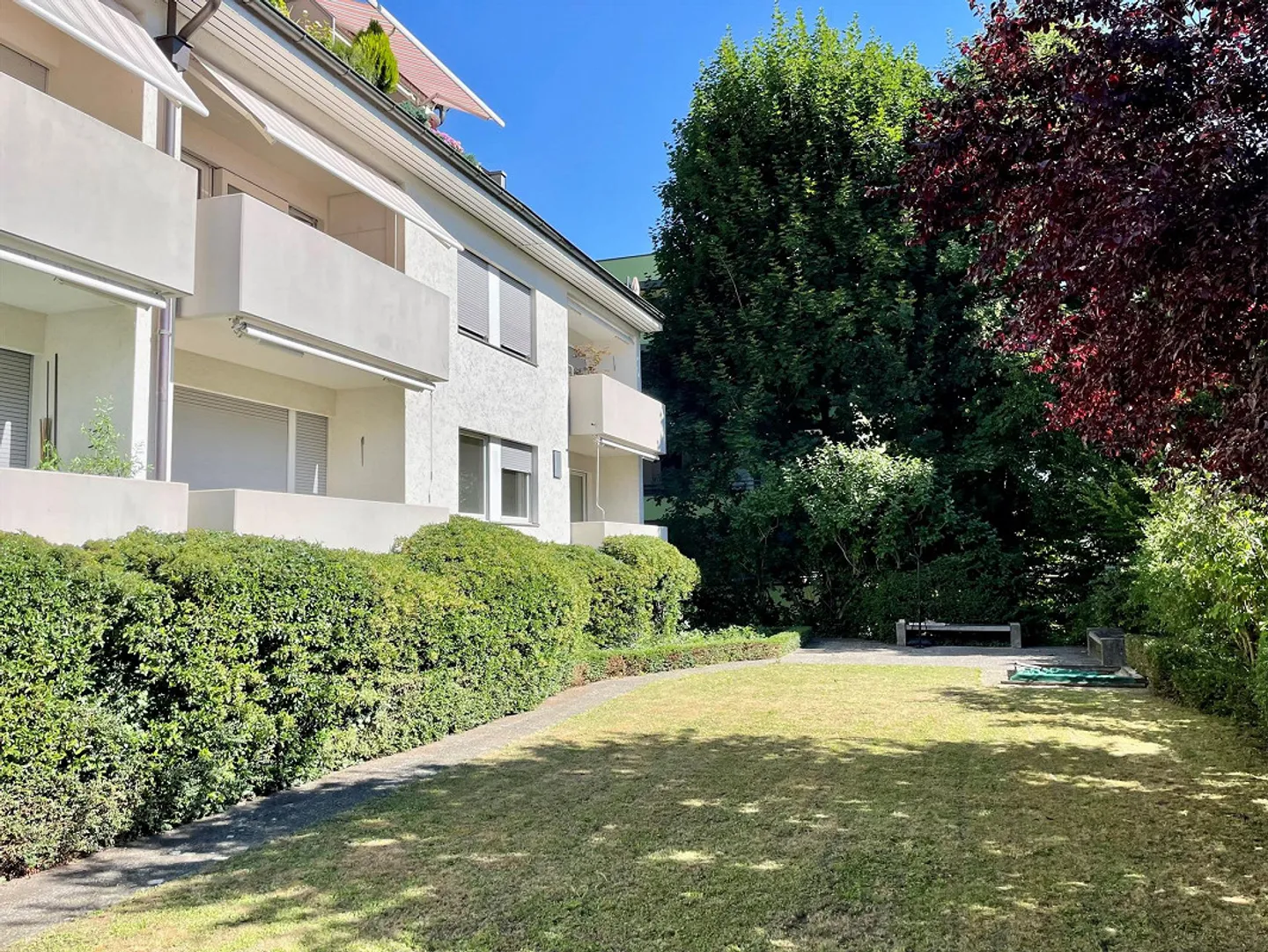 Large, quiet 5-room apartment with elevator! Close to public transport and shopping - Photo 1 of 11