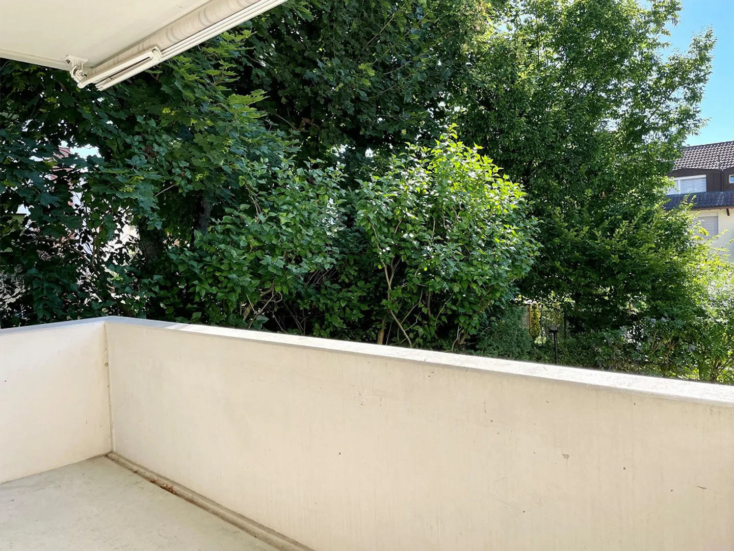 Large, quiet 5-room apartment with elevator! Close to public transport and shopping - Photo 7 of 11