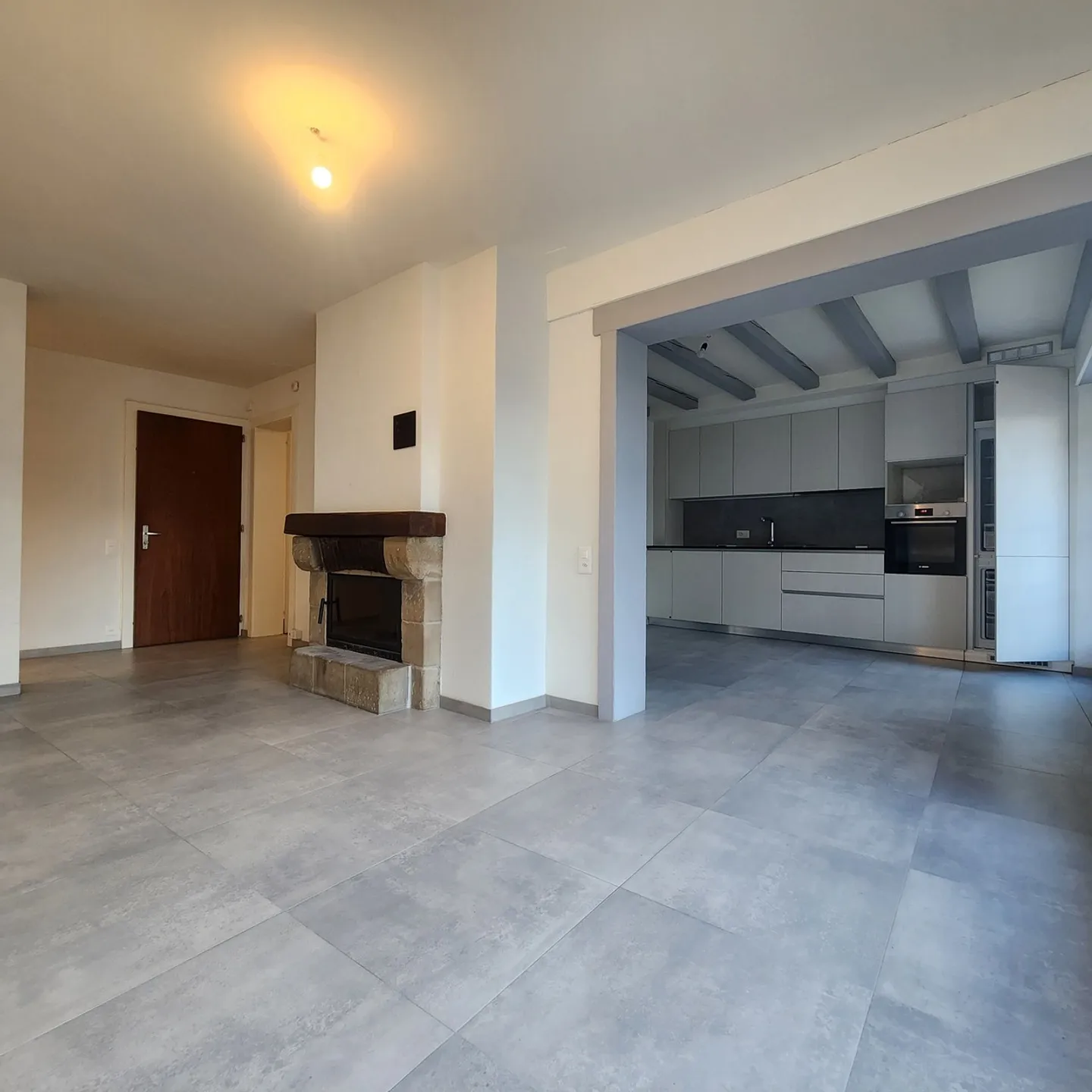 Wohnung mit 3.5 Zimmern im Erdgeschoss komplett renoviert - Foto 3 von 10