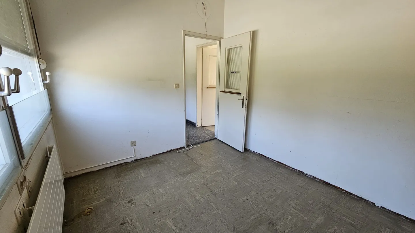 Mixed-use building for sale - Photo 12 of 13