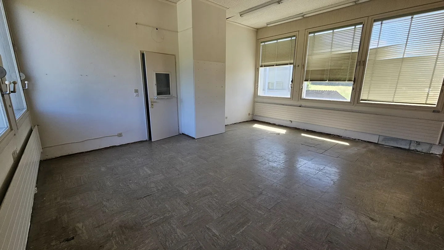 Mixed-use building for sale - Photo 13 of 13