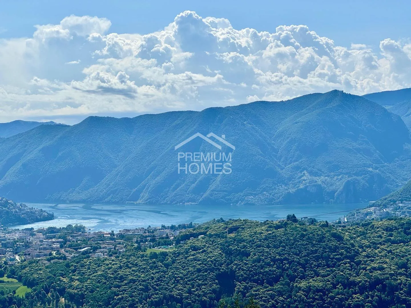 Terreno edificabile con vista lago - Foto 1 di 3