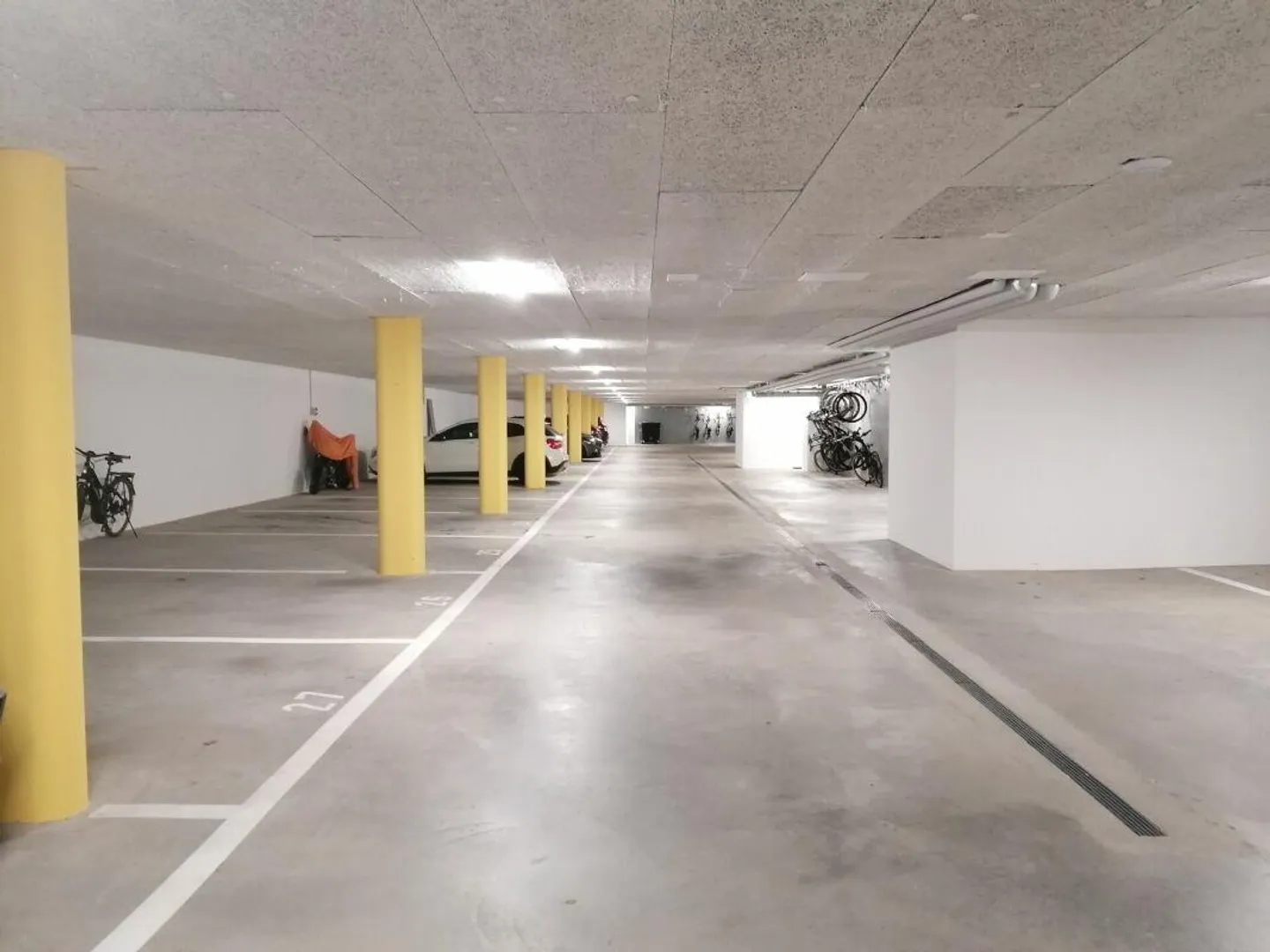 Einstellhallenplatz zu vermieten - Foto 1 von 1