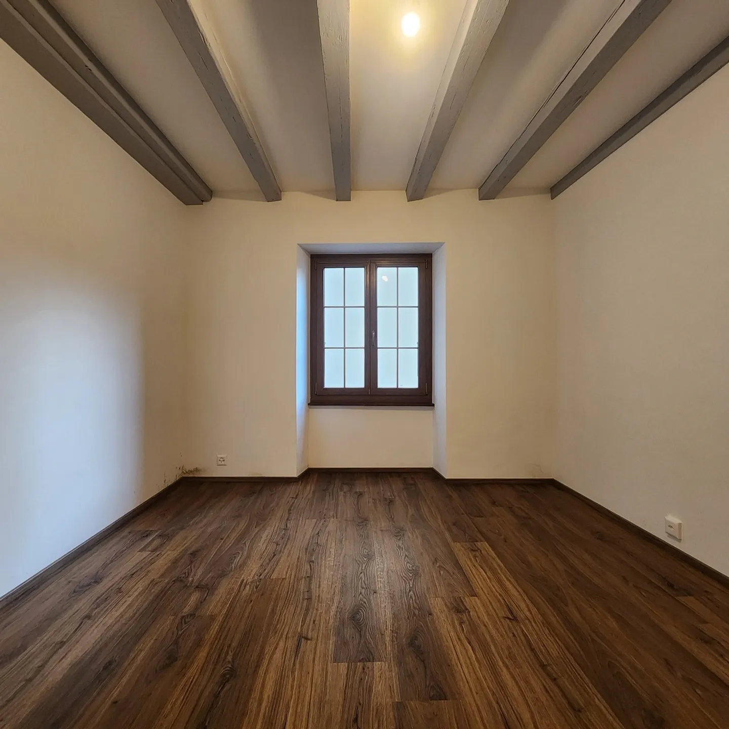 Wohnung mit 3.5 Zimmern im Erdgeschoss komplett renoviert - Foto 7 von 10