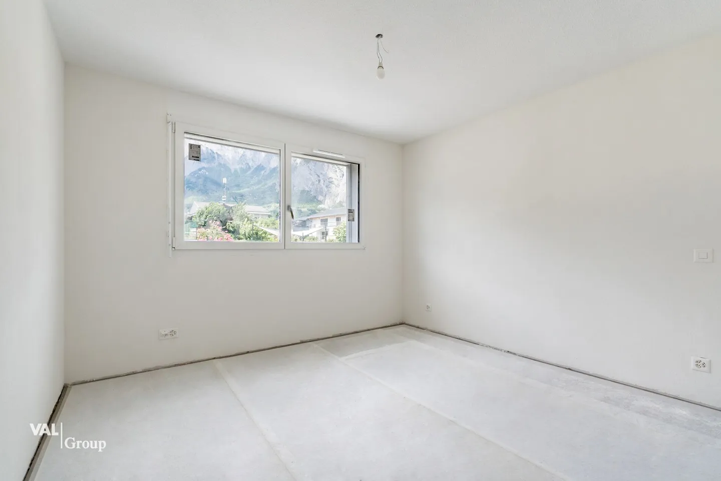 Modern and bright 2.5 rooms with balcony, ideal for a first purchase - Photo 6 of 9