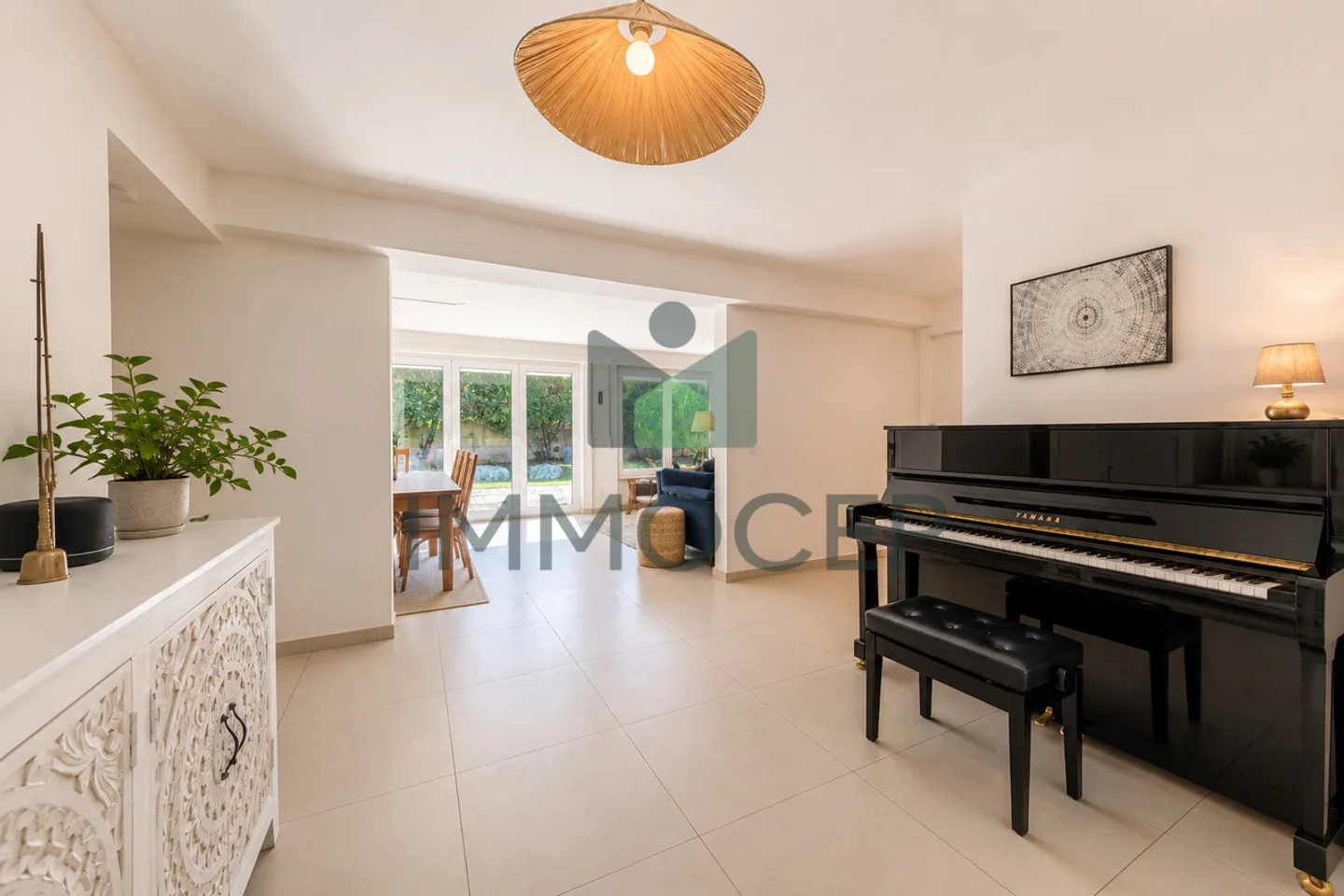 Villa indipendente con 5 ampie camere da letto e grande terreno a Founex - Foto 3 di 13