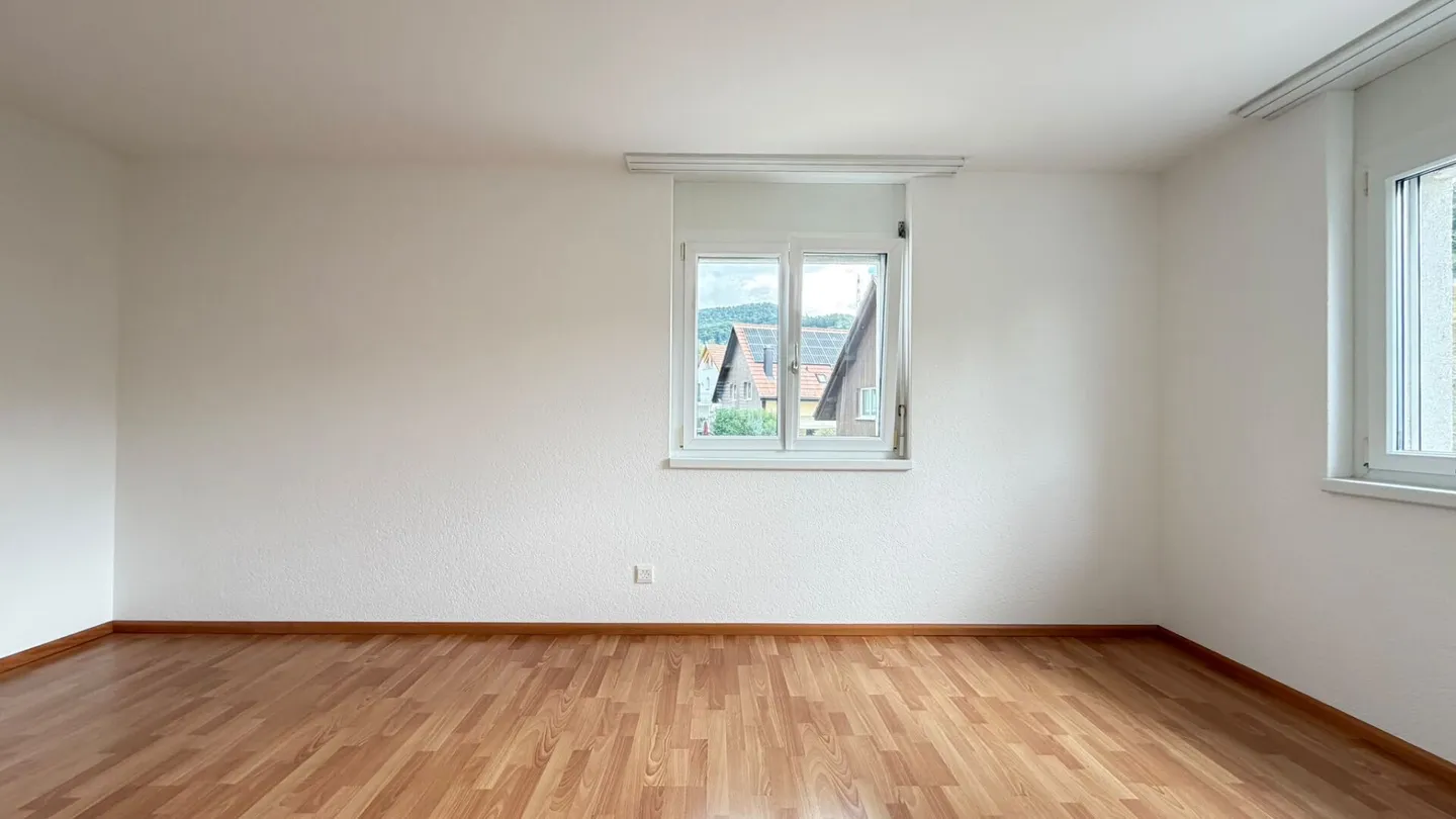 Spacious 5.5-room house with garage, 4 outdoor parking spaces and roof terrace - Photo 8 of 22