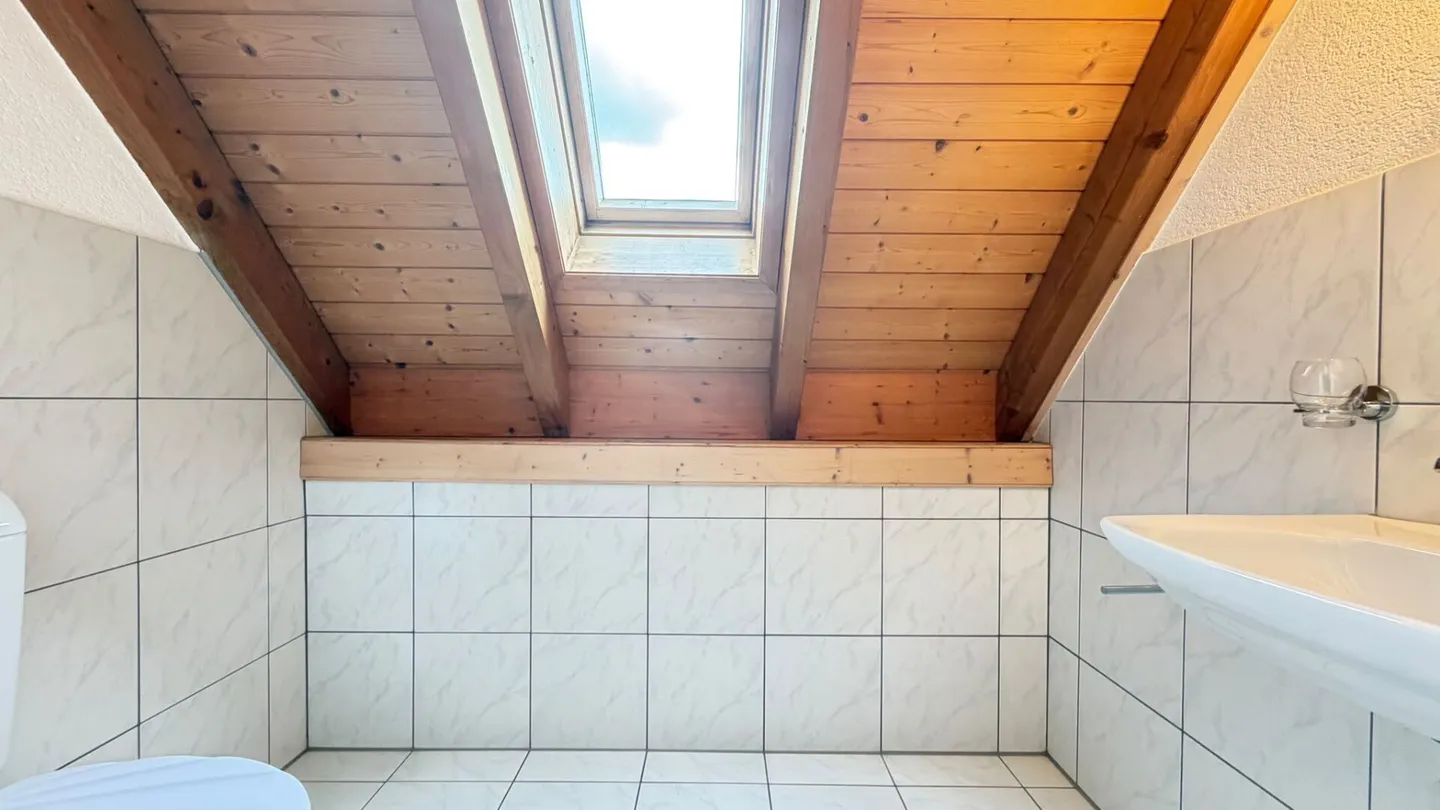 Spacious 5.5-room house with garage, 4 outdoor parking spaces and roof terrace - Photo 13 of 22