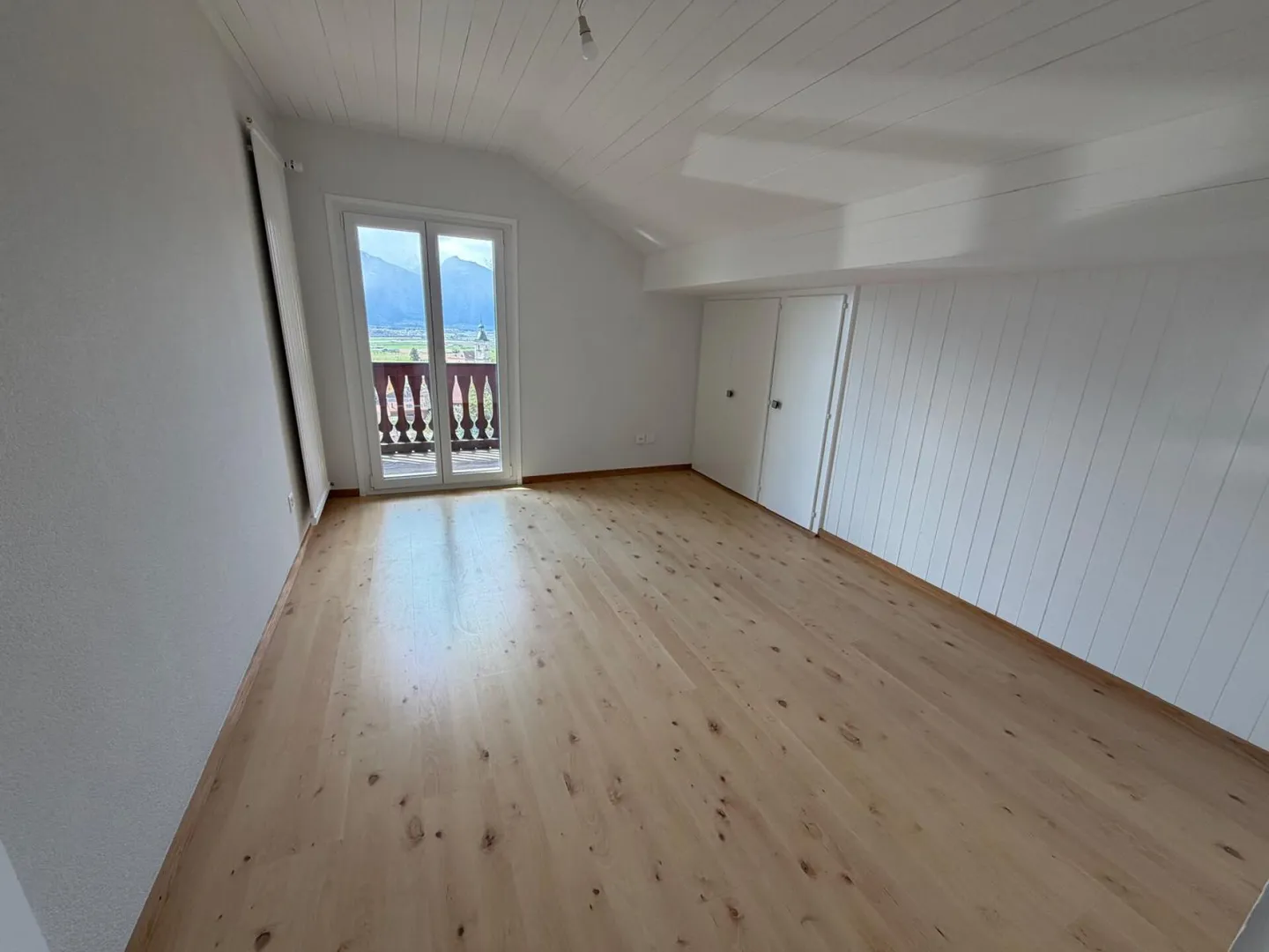 Renovated Apartment with Balcony - Photo 2 of 6