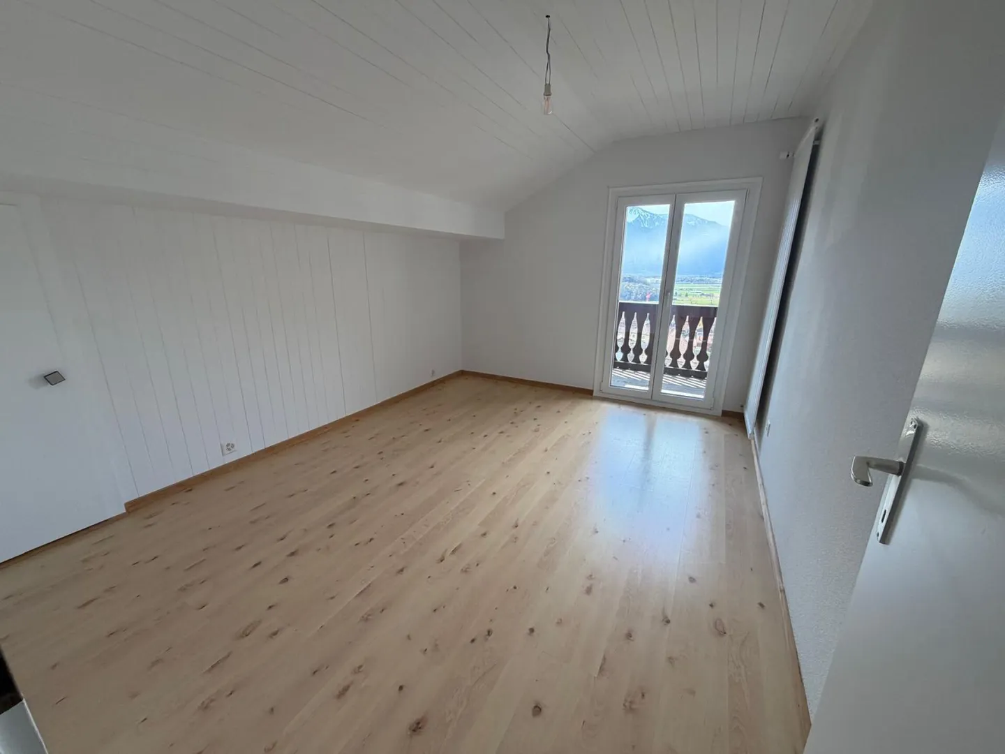 Renovated Apartment with Balcony - Photo 3 of 6