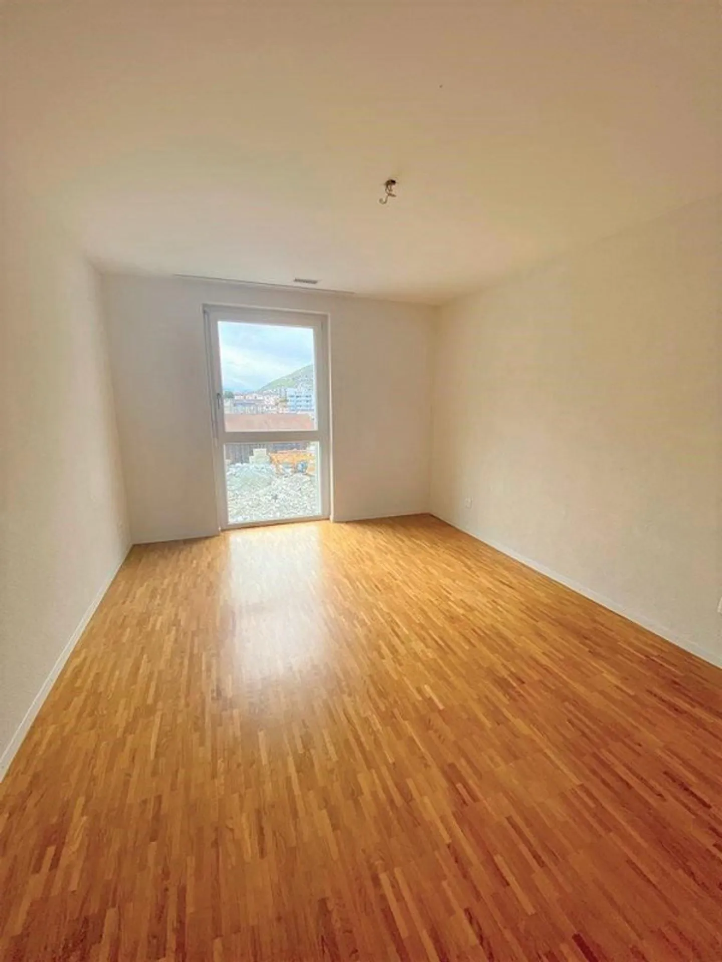 Nuovo! Ampio appartamento a Sierre! - Foto 4 di 8