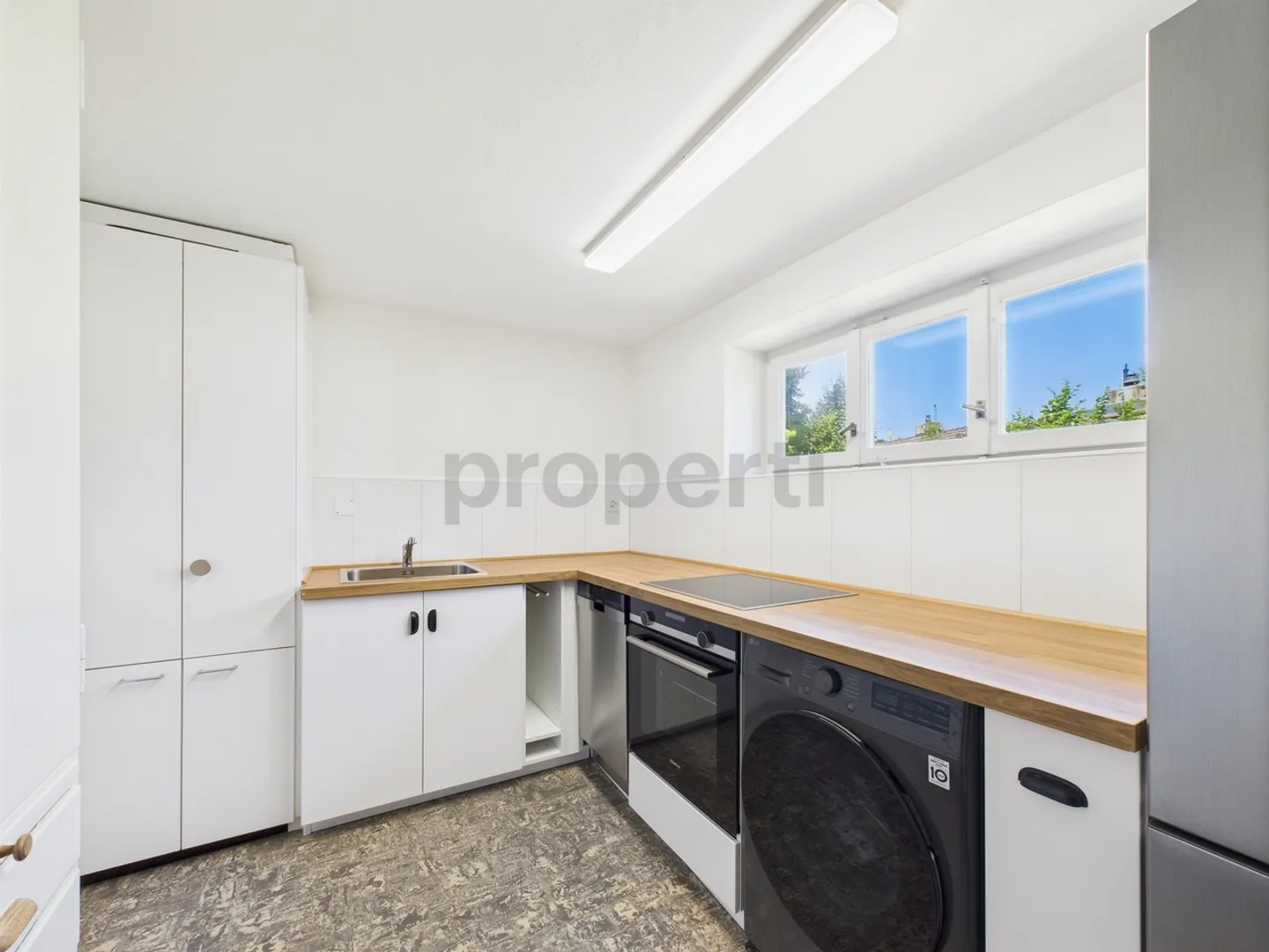 Charmante Wohnung an ruhiger und doch zentraler Lage mit schönem Weitblick - Foto 2 von 13