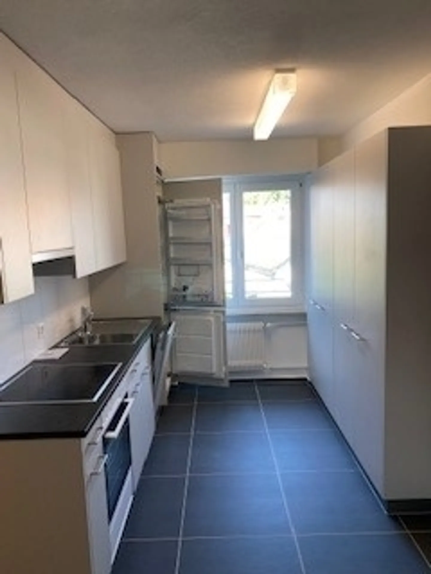 Appartamento di 4,5 stanze completamente ristrutturato con ascensore vicino al centro - Foto 2 di 13