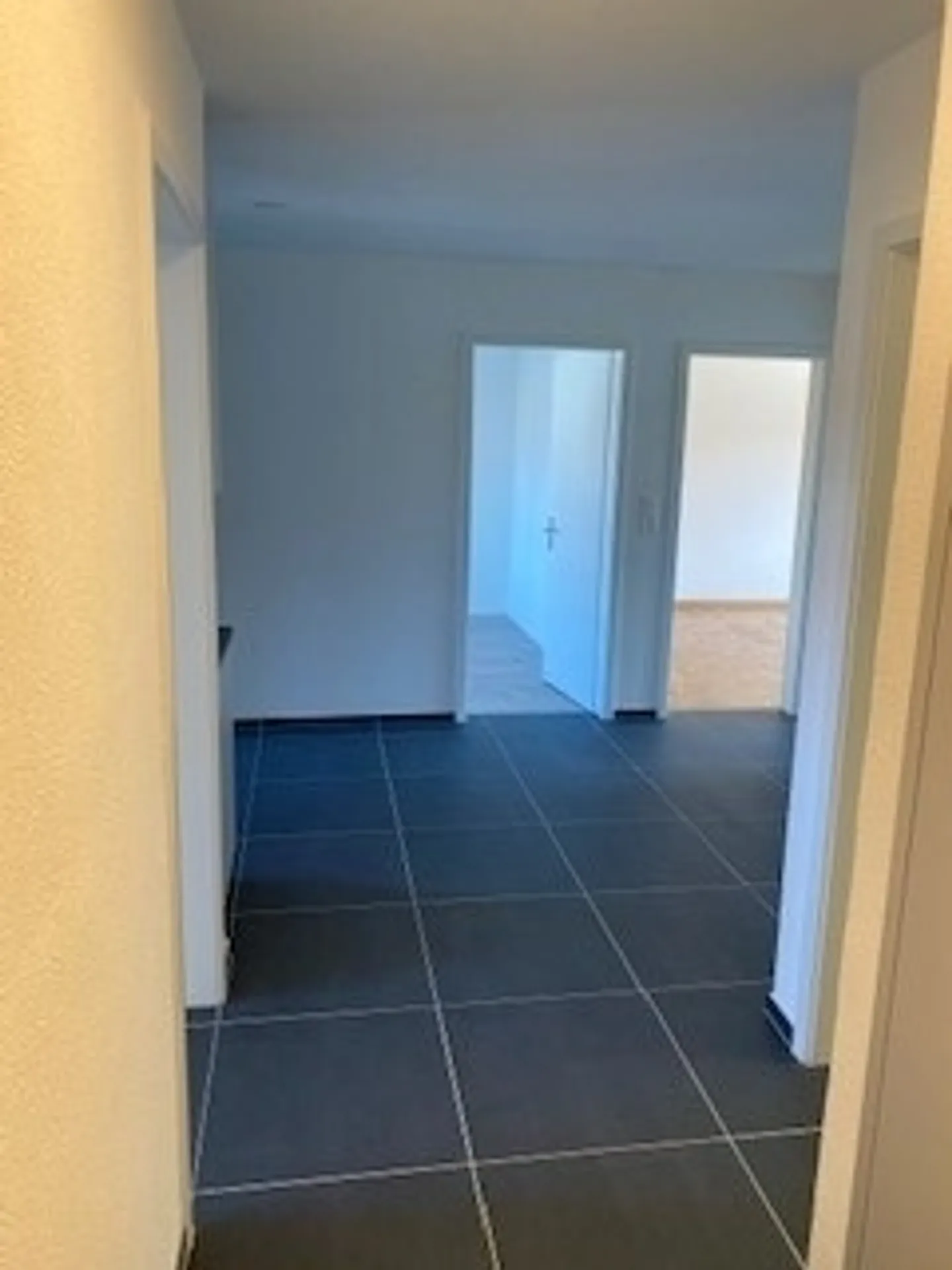 Appartamento di 4,5 stanze completamente ristrutturato con ascensore vicino al centro - Foto 4 di 13