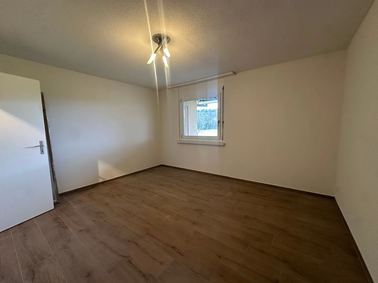 Helle 3.5-Zimmer Wohnung mit Balkon - Foto 4 von 13