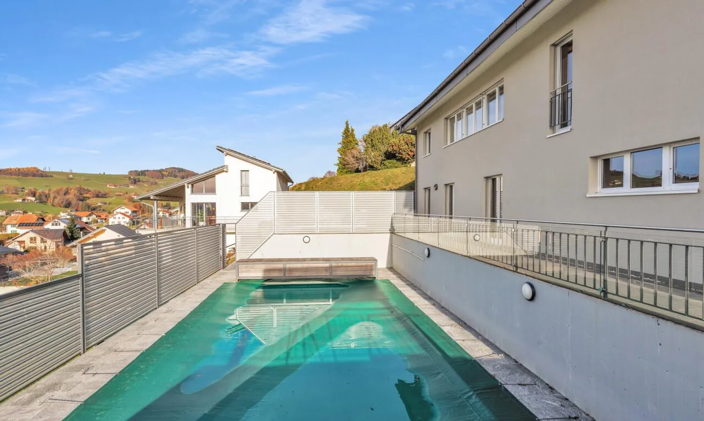 Discreet Luxury in La Roche: Exceptional Villa with Panoramic View - Photo 4 of 11