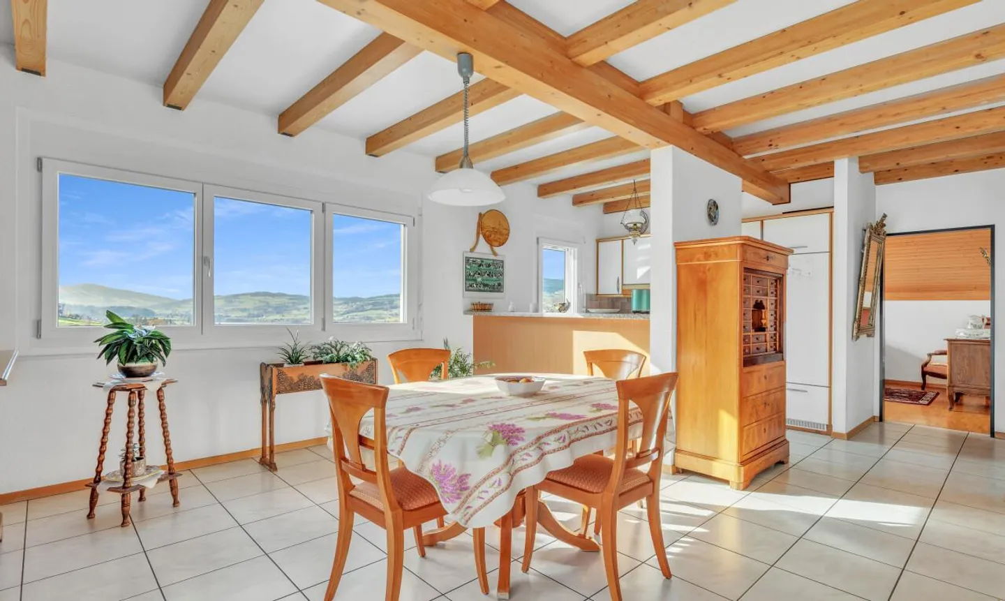 Discreet Luxury in La Roche: Exceptional Villa with Panoramic View - Photo 10 of 11