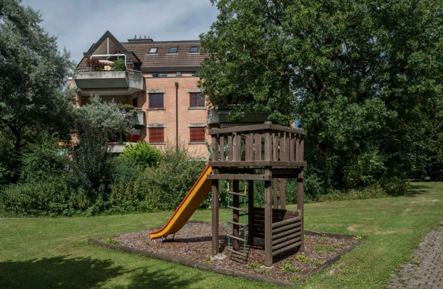 Ampio appartamento di 4,5 stanze con area giardino - Foto 5 di 5