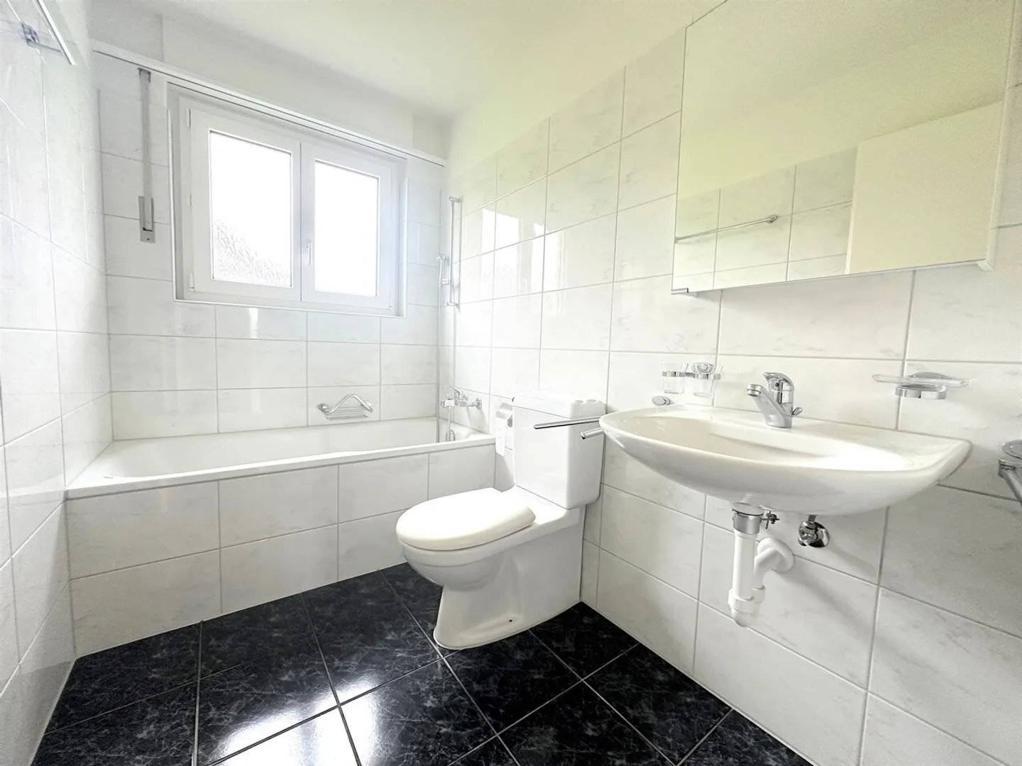 Appartement en attique de 4,5 pièces avec vue - Photo 3 sur 7