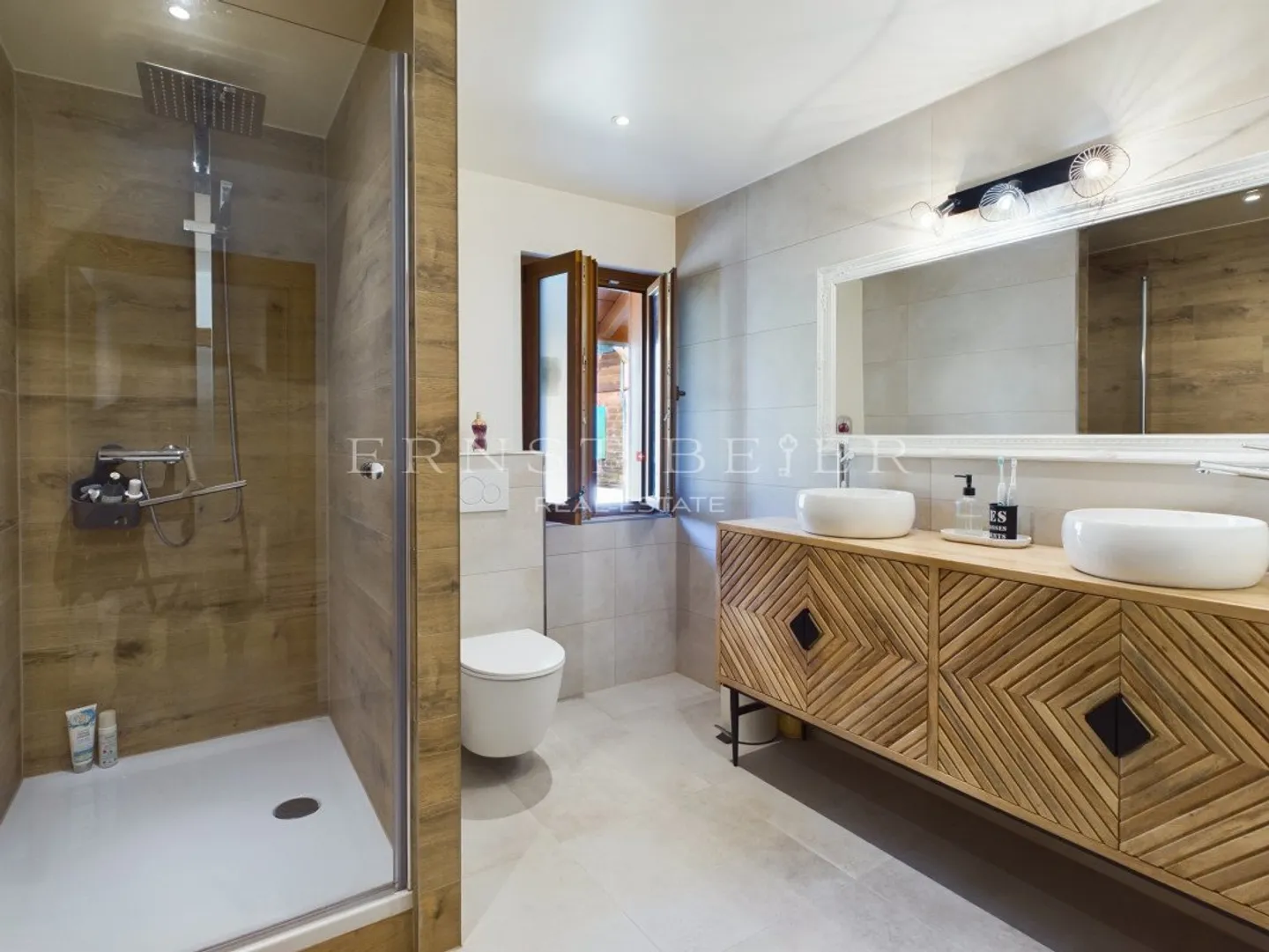 Schönes, vollständig renoviertes Herrenhaus - 2 Wohnungen - Foto 4 von 13