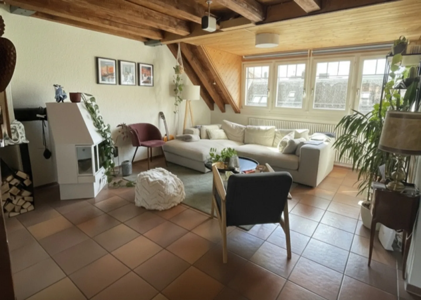 APPARTAMENTO MAISONETTE DI 3 CAMERE A ZURIGO - DISTRETTO 11 OERLIKON, ARREDATO, TEMPORANEO - Foto 1 di 10