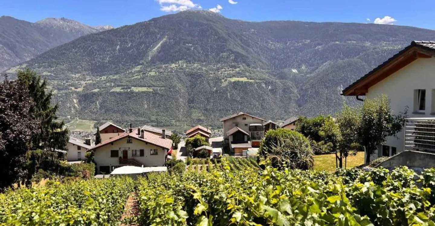Terreno edificabile nel comune di Lens - Foto 1 di 7
