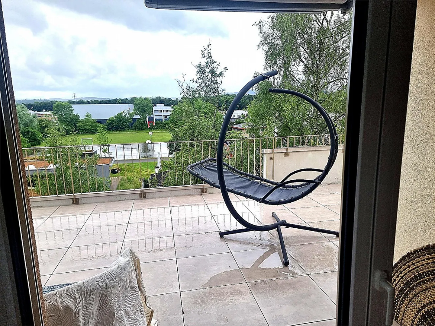 Sublet: Bright Attic Apartment with Huge Balcony - Photo 2 of 10