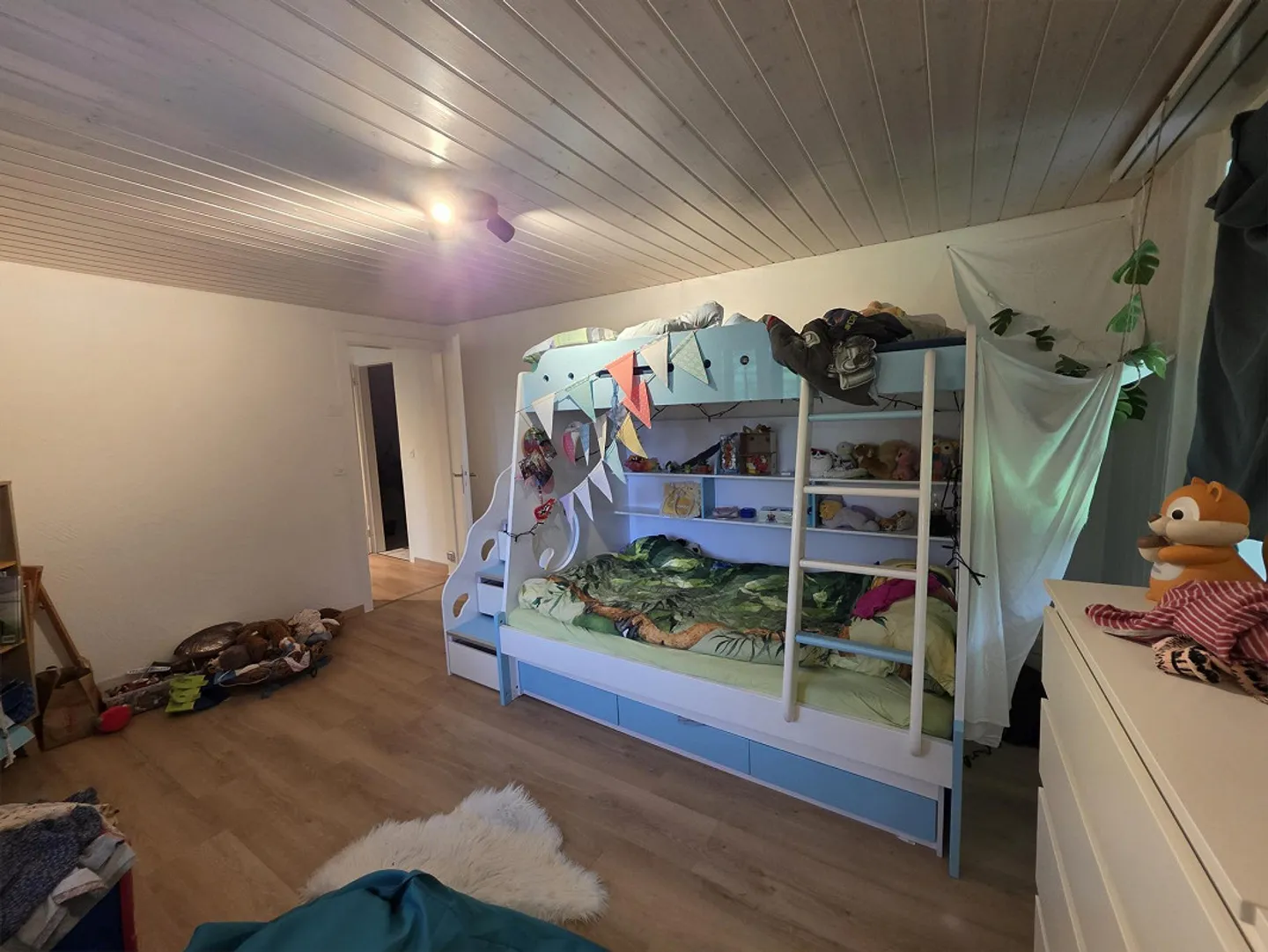 Apartment - Photo 3 of 12