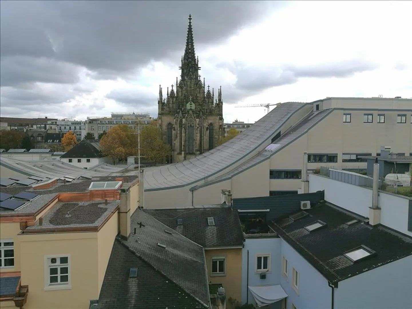 City apartment with wonderful view of the Elisabethenkirche - Photo 7 of 8