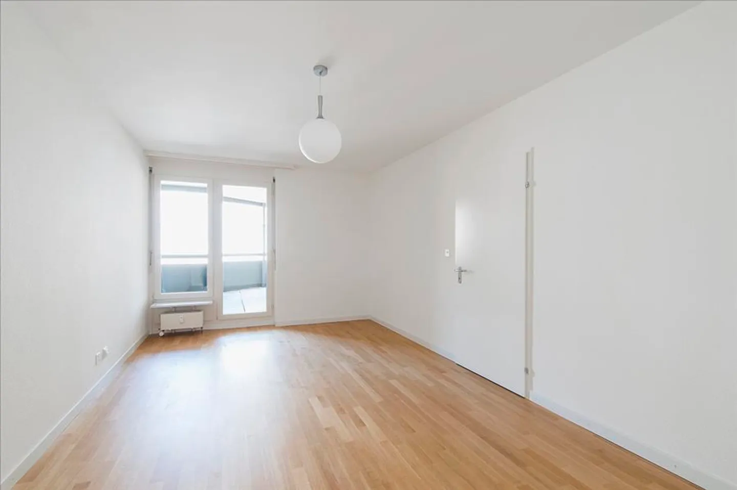 City apartment with wonderful view of the Elisabethenkirche - Photo 5 of 8